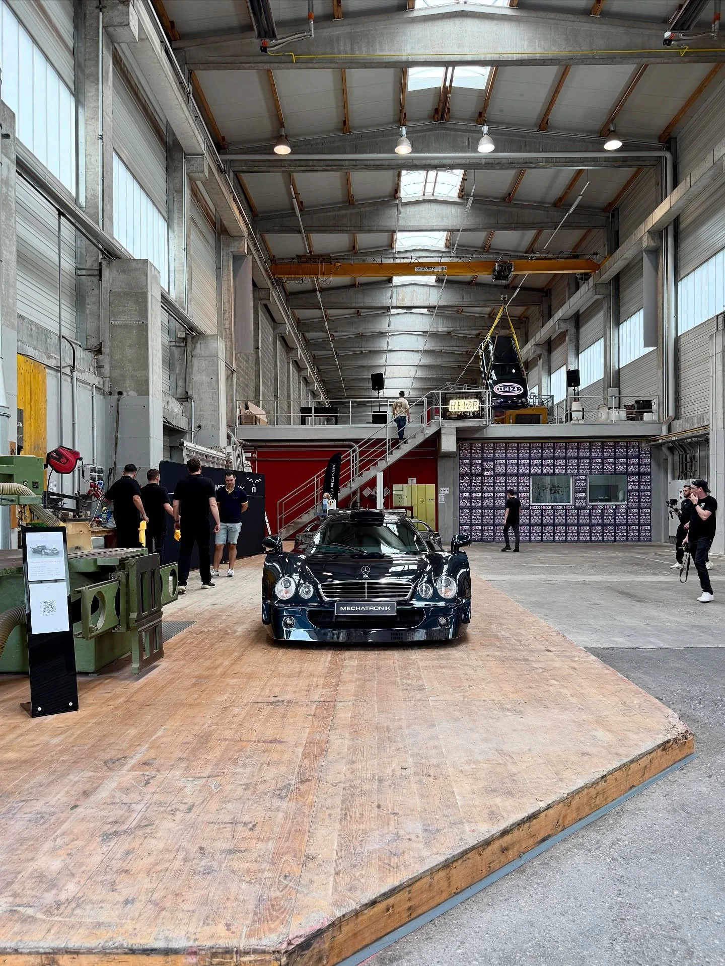Today&lsquo;s logistics @heizrclub.

#heizrclub #0711 #🏗️