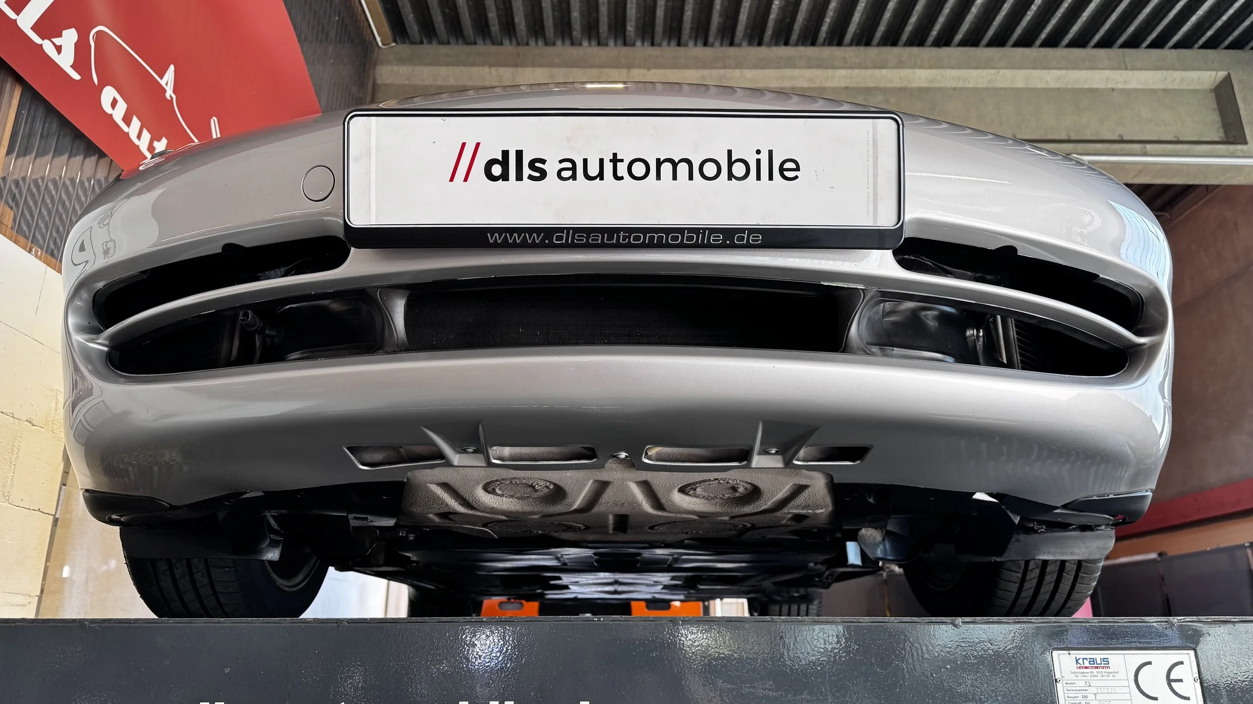 Porsche 996 Carrera 2 Tiptronic // orig. 47000 km// vollständig Erstlack // komplette Historie vorliegend