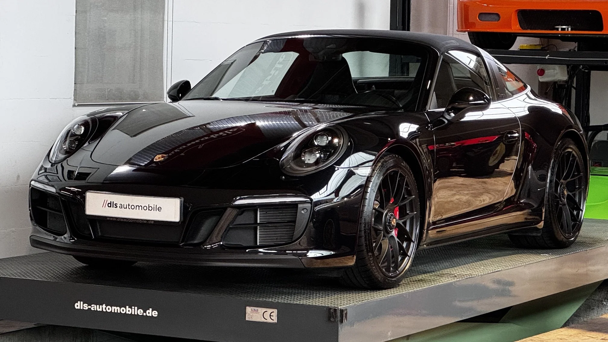 PORSCHE 991.2 Targa 4 GTS // 9590 km // 1. Hand // neuwertig