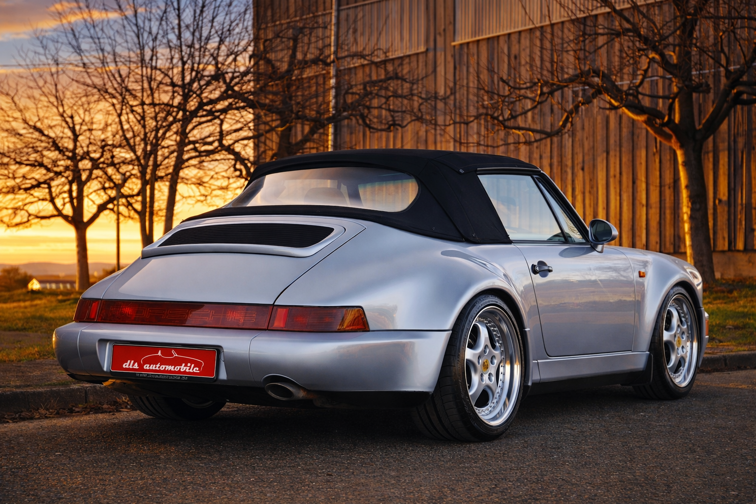 Porsche 964 Cabriolet bei Sonnenuntergang.png