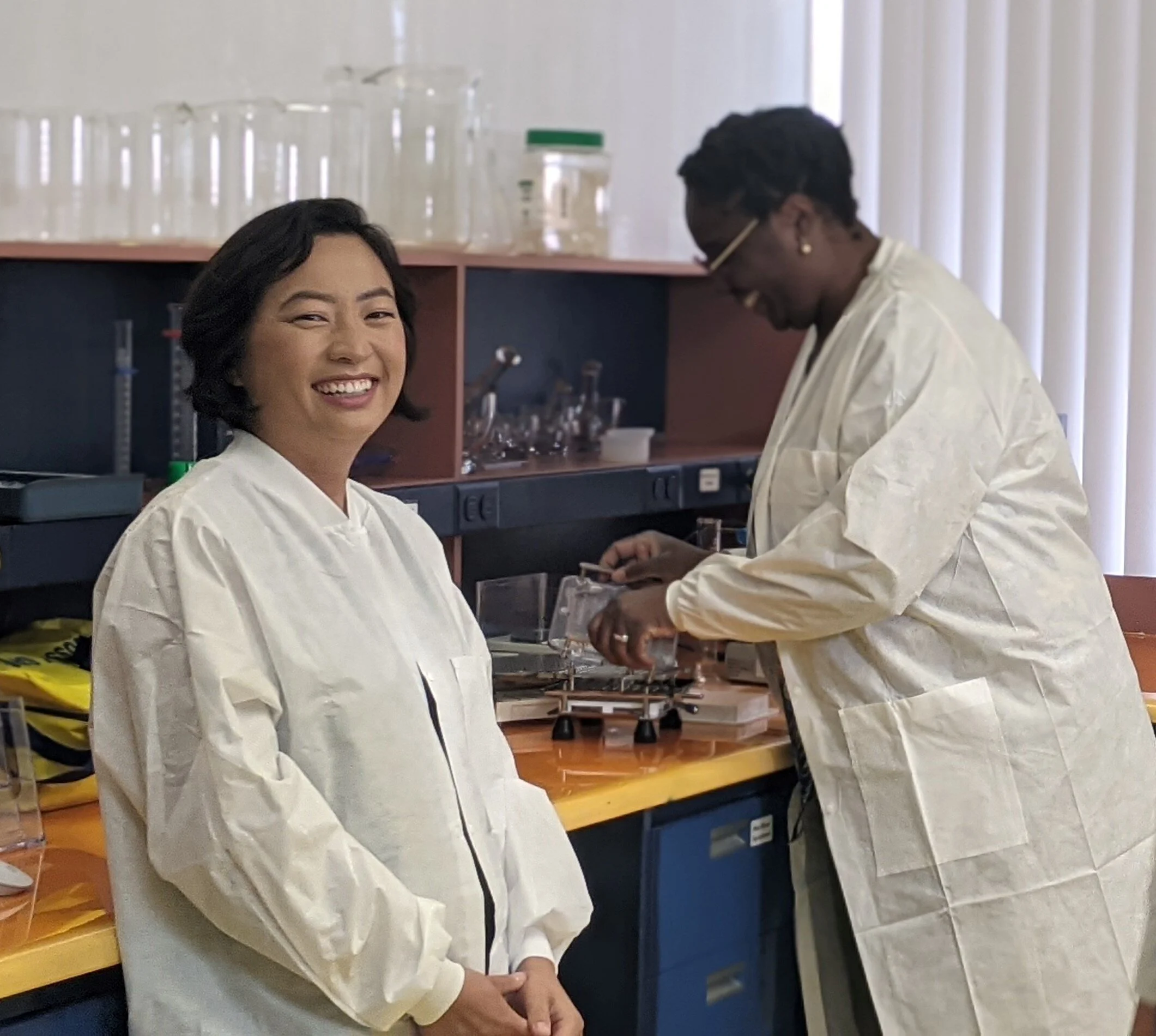 Keren in the lab 1.jpeg