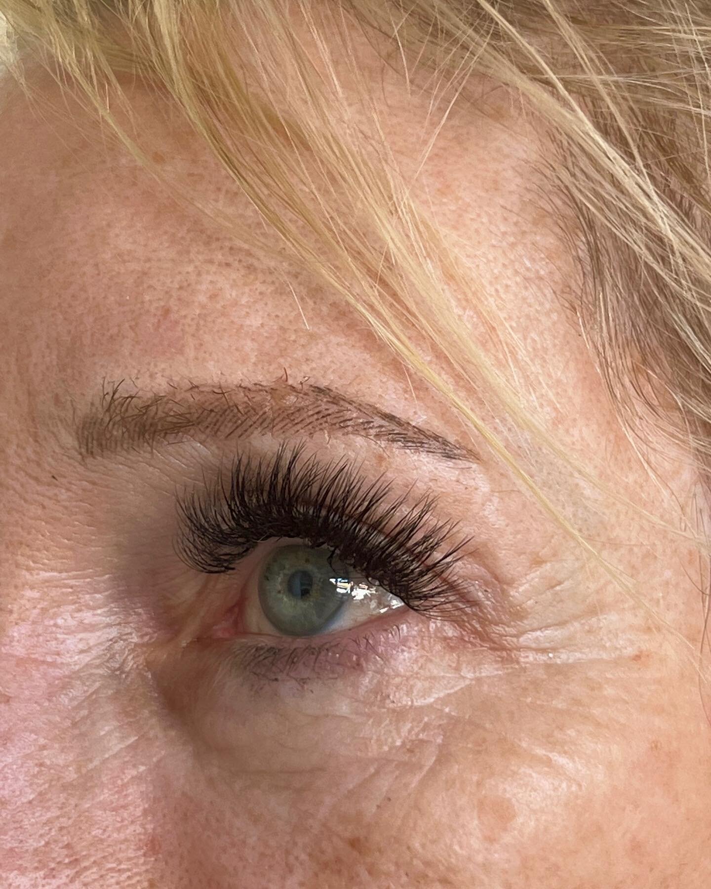 Check out this beautiful hybrid lash set by our amazing technician Julie! 🔥If you&rsquo;re going for a fuller, more dramatic look, this is definitely the lash set for you! Go on Vagaro or call 858-278-2786 to book your appointment ASAP‼️