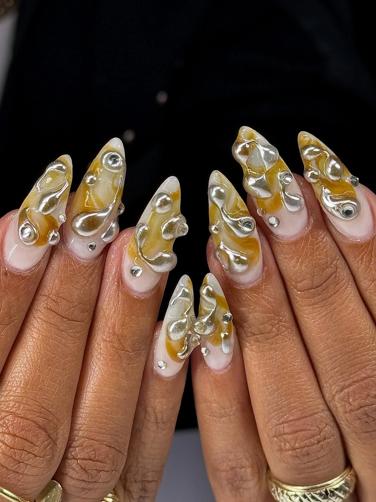 Wouldn&rsquo;t be a @yanni.jenai set without a lil chrome ✨ Level 5 extensions by @serenadidem
.
📍179 Orchard Street, NYC 

nyc nail tech, nail art, gelx nails