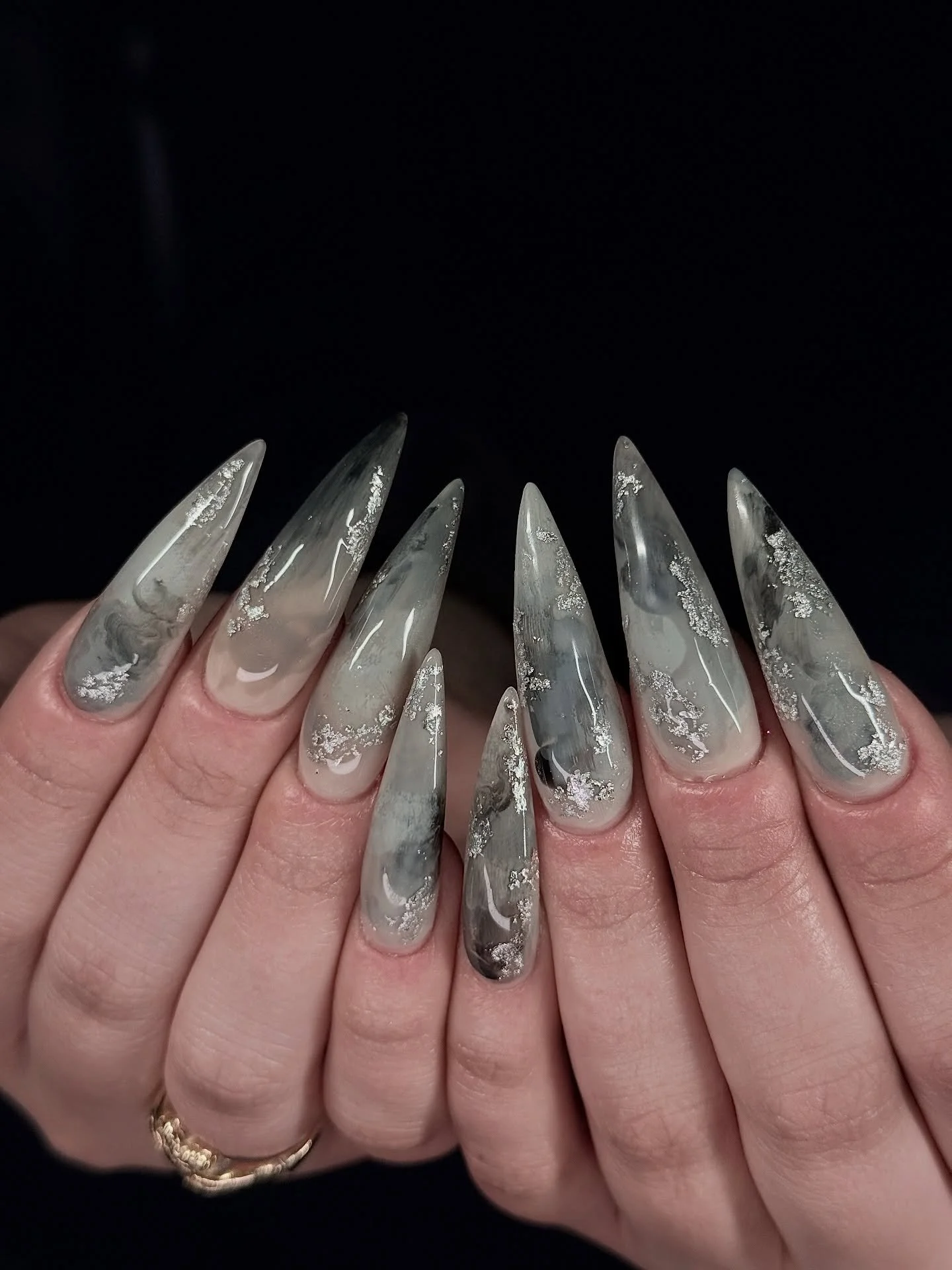 The most gorgeous marble, handpainted by @joellesbosom 🥀⁠
.⁠
Gel-X &bull; Level 3 ⁠
📍Lower East Side, NYC ⁠
⁠
stiletto nails, nail tech, nail art