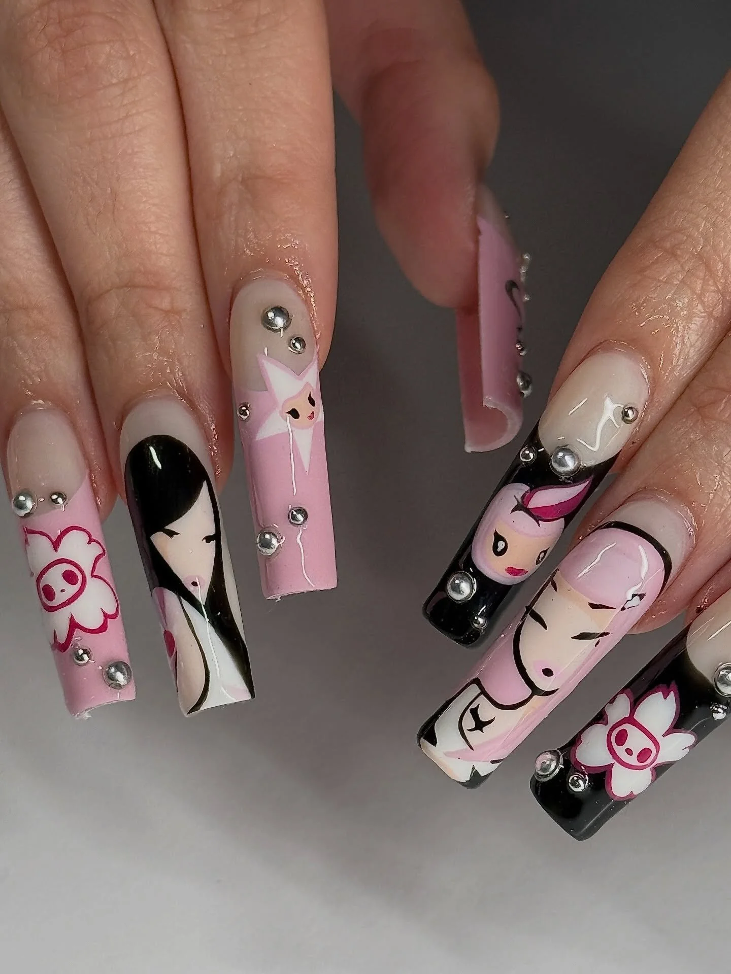 TOKIDOKI BY SIMON @nails.by.simon 💮🖤💕⁠
.⁠
Gel-X &bull; Level 5 ⁠
📍179 Orchard Street, NYC ⁠
⁠
#nycnailtech #nailart #springnails