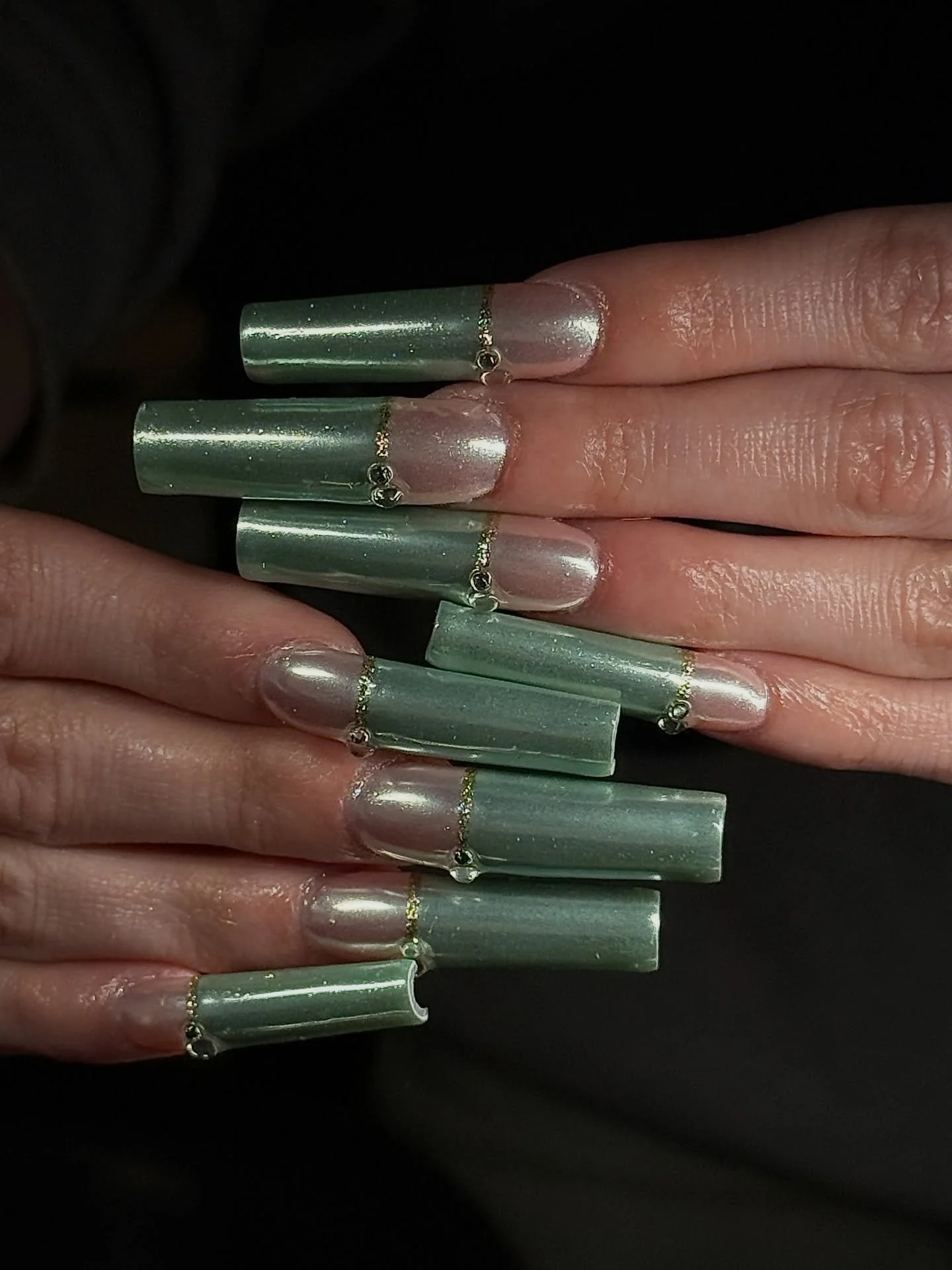 Something about March and the sudden urge to get a pastel set 💚 Pearly jades by Serena @serenadidem!! The chrome and jade green are so good together. ⁠
.⁠
Gel-X &bull; Level 3⁠
📍179 Orchard Street, Lower East Side NYC⁠
⁠
#nycnailtech #nailart #spri