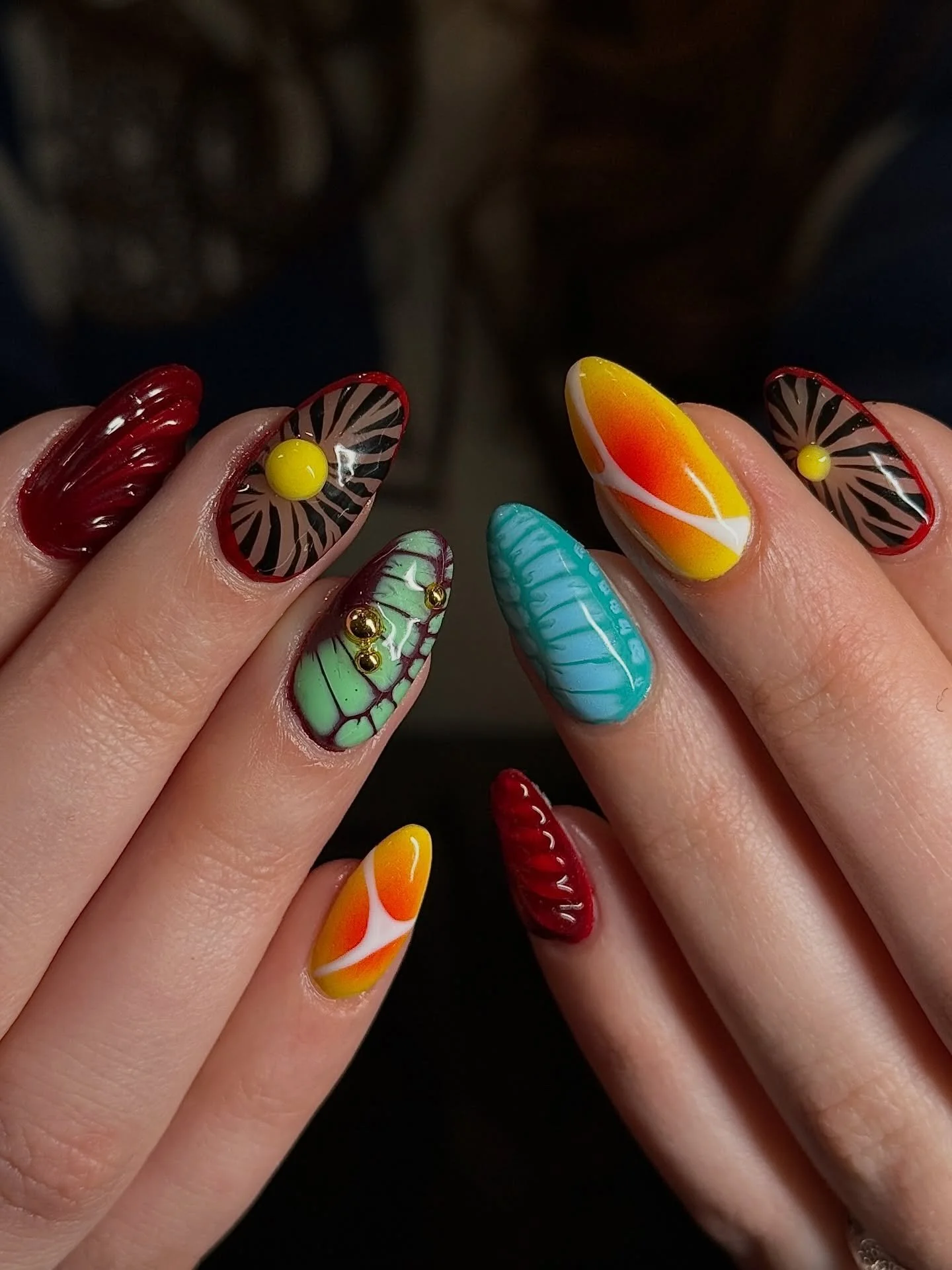 You could contemplate on what design you want orrrrr you could just let Simon freestyle 🤷🏼&zwj;♀️⁠
.⁠
Structured Gel Manicure &bull; Hard Gel
📍179 Orchard Street, Lower East Side NYC