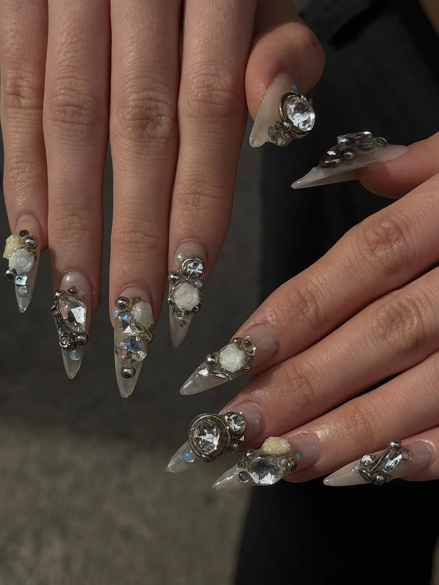 Do you ever just default to a rhinestone so you don&rsquo;t have to think? It&rsquo;s okay, we&rsquo;ve all been there 🤭 set by Simon @nails.by.simon⁠
.⁠
Gel-X &bull; Level 3
📍179 Orchard Street, Lower East Side NYC
