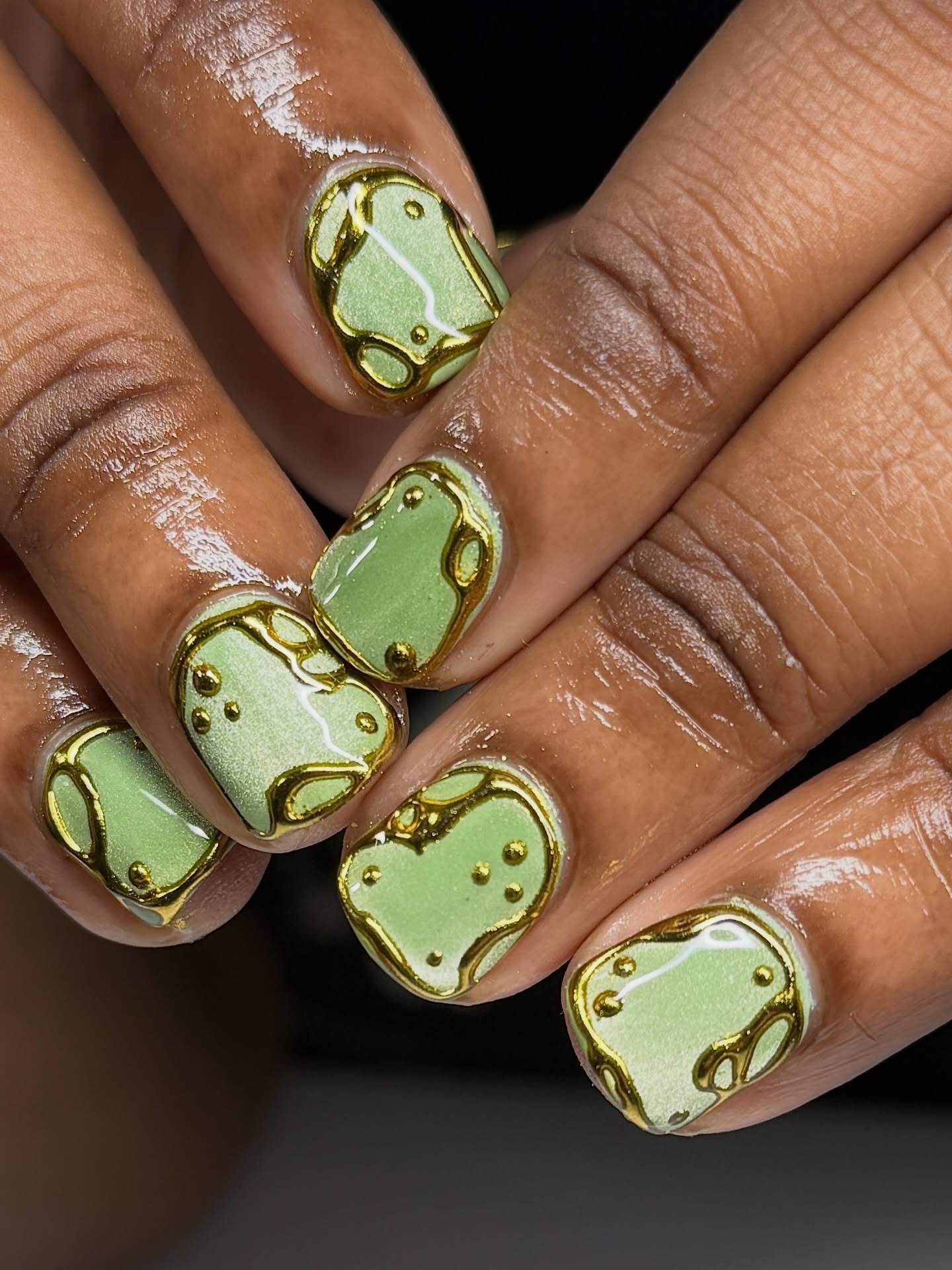 Natural nails, the original canvas. We mean it when we say we LOVE a natural nail art moment! Cat eye and gold by Alize @nailafied⁠
.⁠
Structured Manicure &bull; Level 3⁠
📍179 Orchard Street, LES NYC⁠