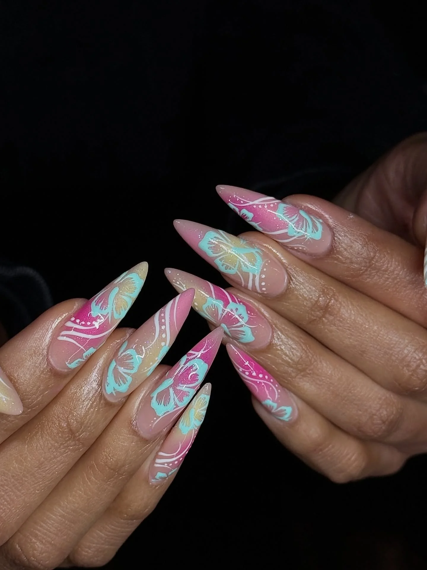 She&rsquo;s going to Coachella! 😎 Hand painted hibiscus flowers by Serena @serenadidem
.
Gel-X &bull; Level 4
📍Lower East Side, NYC