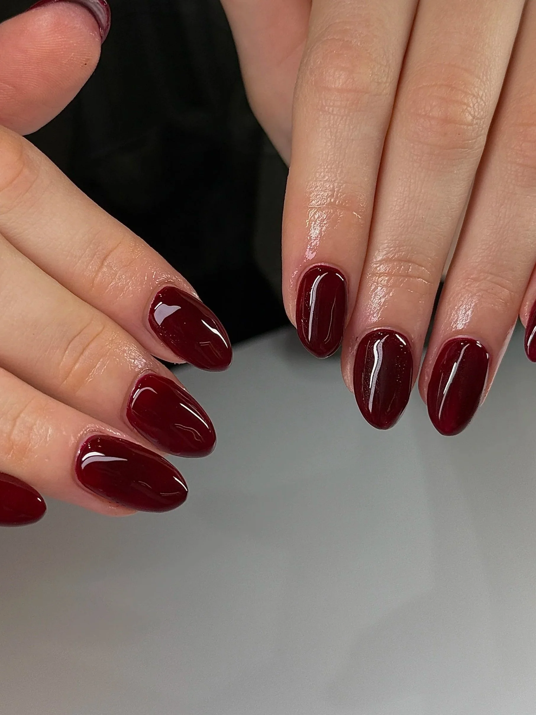 Alize-Medium-almond-deep-red-nails-fall-nail-art-simple-manicure.jpg