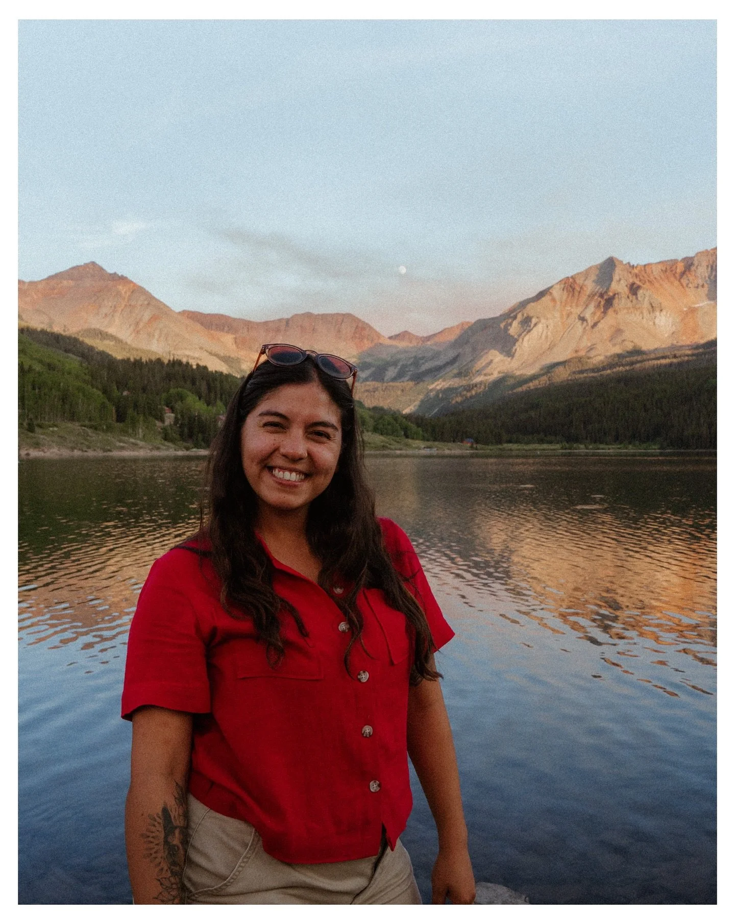 🌞 when we spend the day at the lake and right before we leave, the moon comes out to say hi &bull; 🌝 &bull; 
.
.
 📸 @sonyalpha 7III 
.
.
#colorado #visitcolorado #vanliving #lifeofadventure