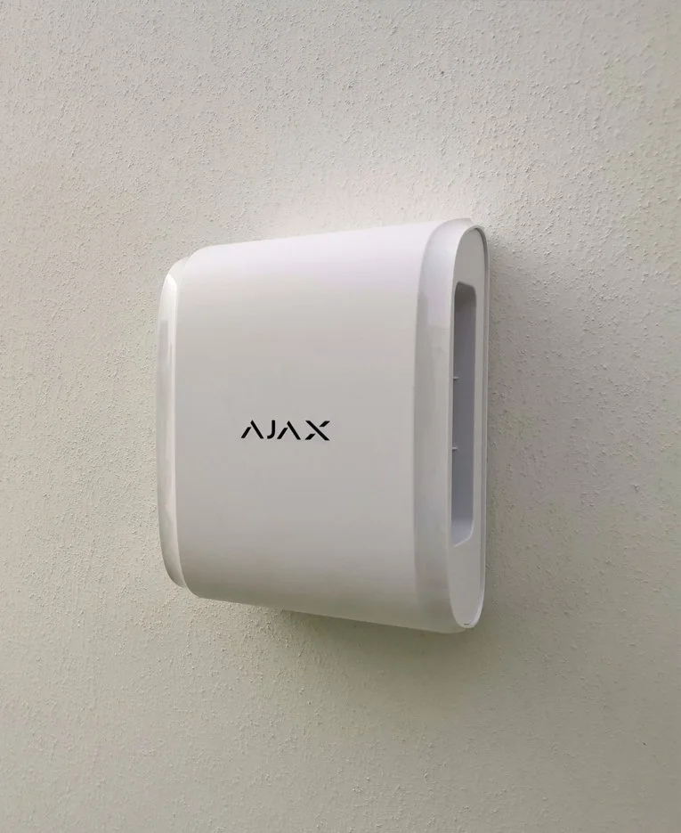 ajax-dualcurtain-outdoor-07.jpg