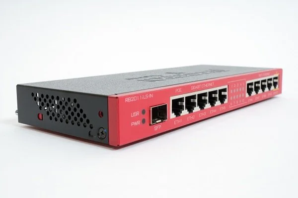 0004059_rb2011ils-in-mikrotik-routerboard.jpeg