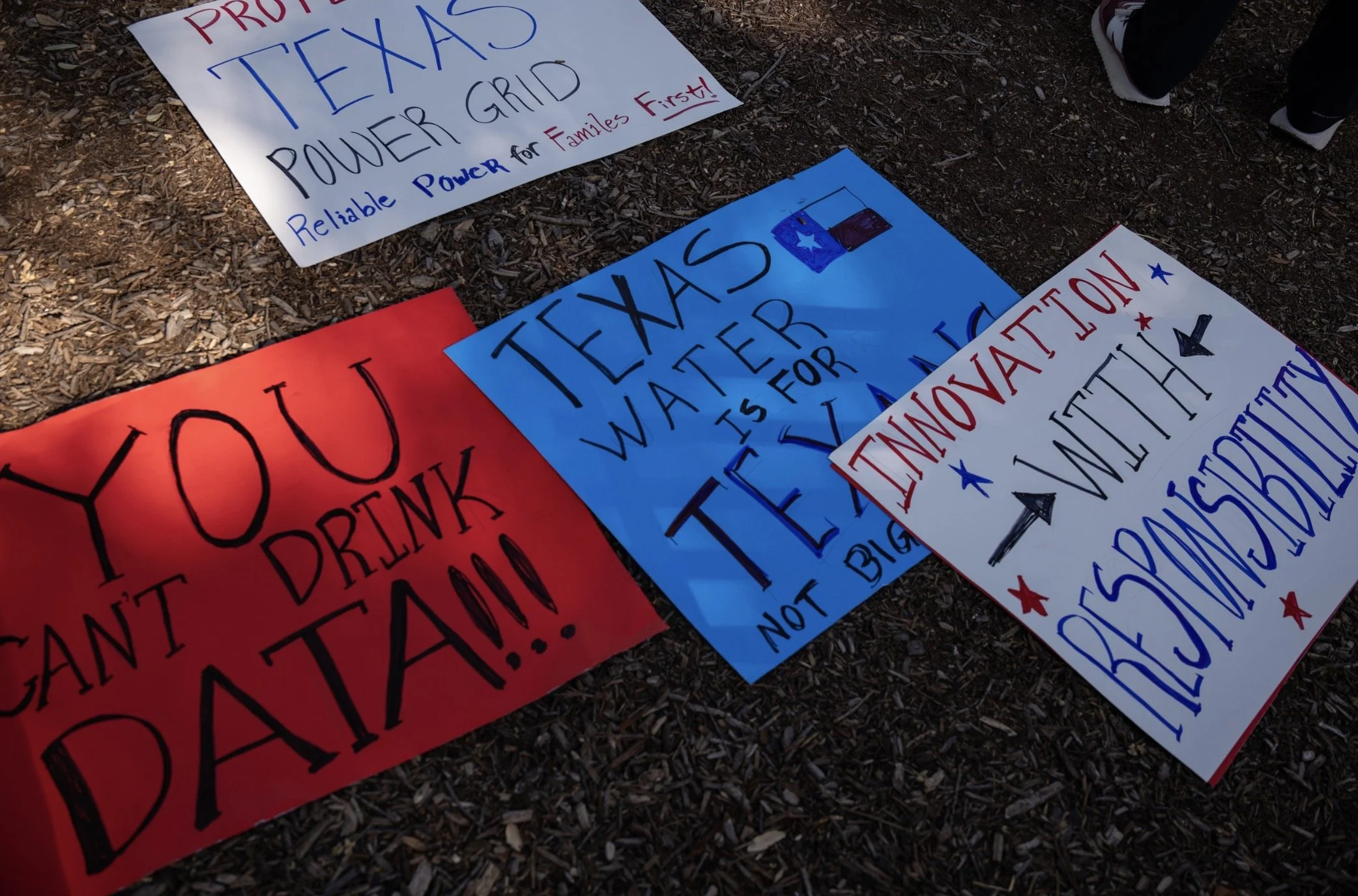 Data center approvals in Texas halted until audits completed, Gov. Greg Abbott says
