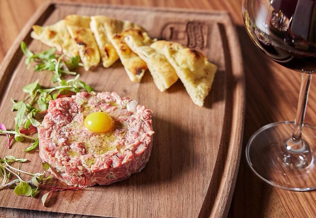 By Land 💥💎@certifiedangusbeef Prime Sirloin Tartare, courtesy of @depasqualeventures and @umbrianorthend 📍
.
.
.
Learn more about Certified Angus Beef&reg; and other featured brands by visiting our website www.landseaprovisions.com - At your servi