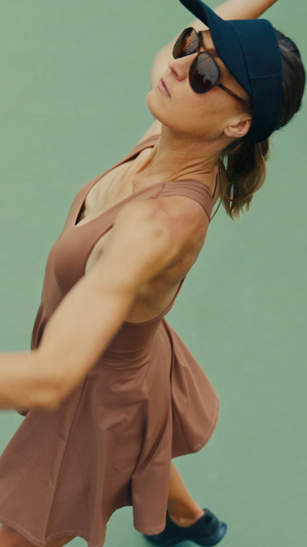 Goodr_Vignette_TENNIS_1080x1920_15s_v3.mp4.00_00_01_02.Still001.png