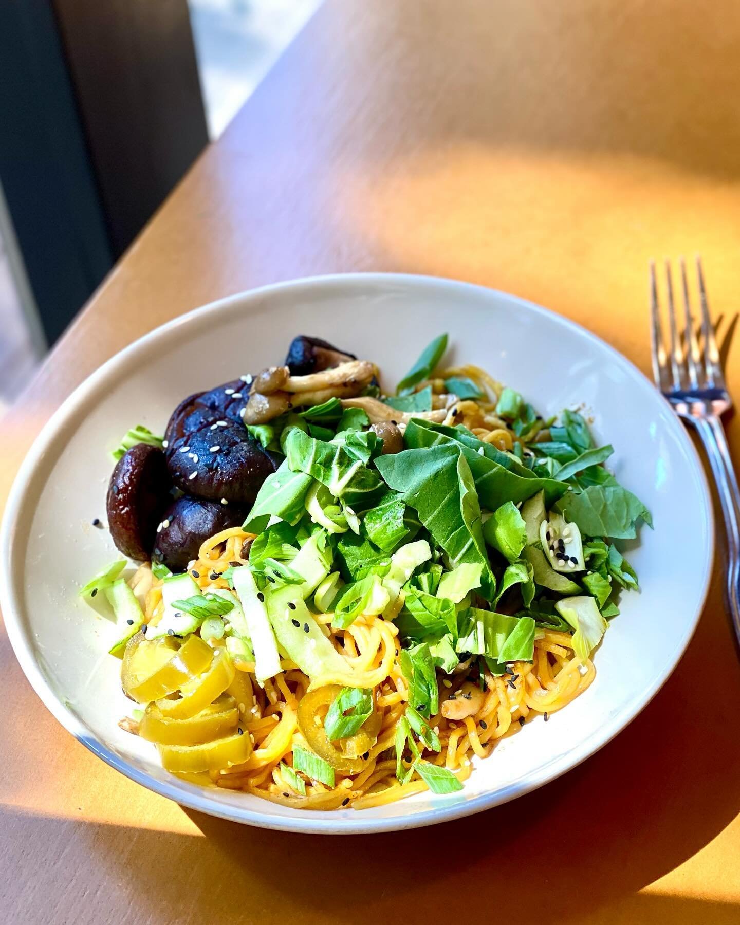 New spring menu updates include this Asian inspired mushroom noodle bowl 🤤

Stir fried yaki noodles, shiitake and beech mushrooms, Japanese bbq sauce, book choi, pickled jalape&ntilde;os, scallion.