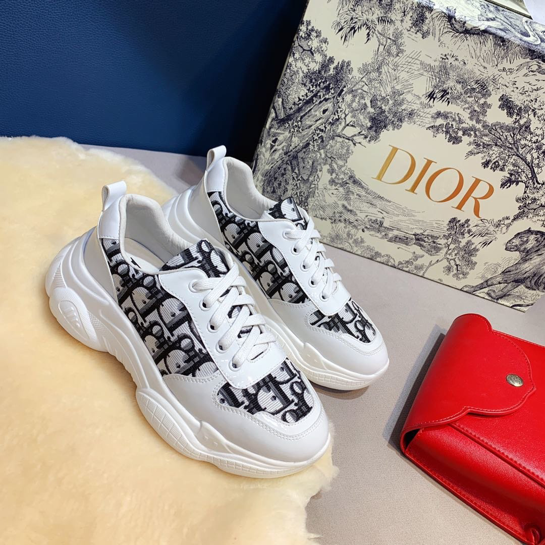 D SNEAKER