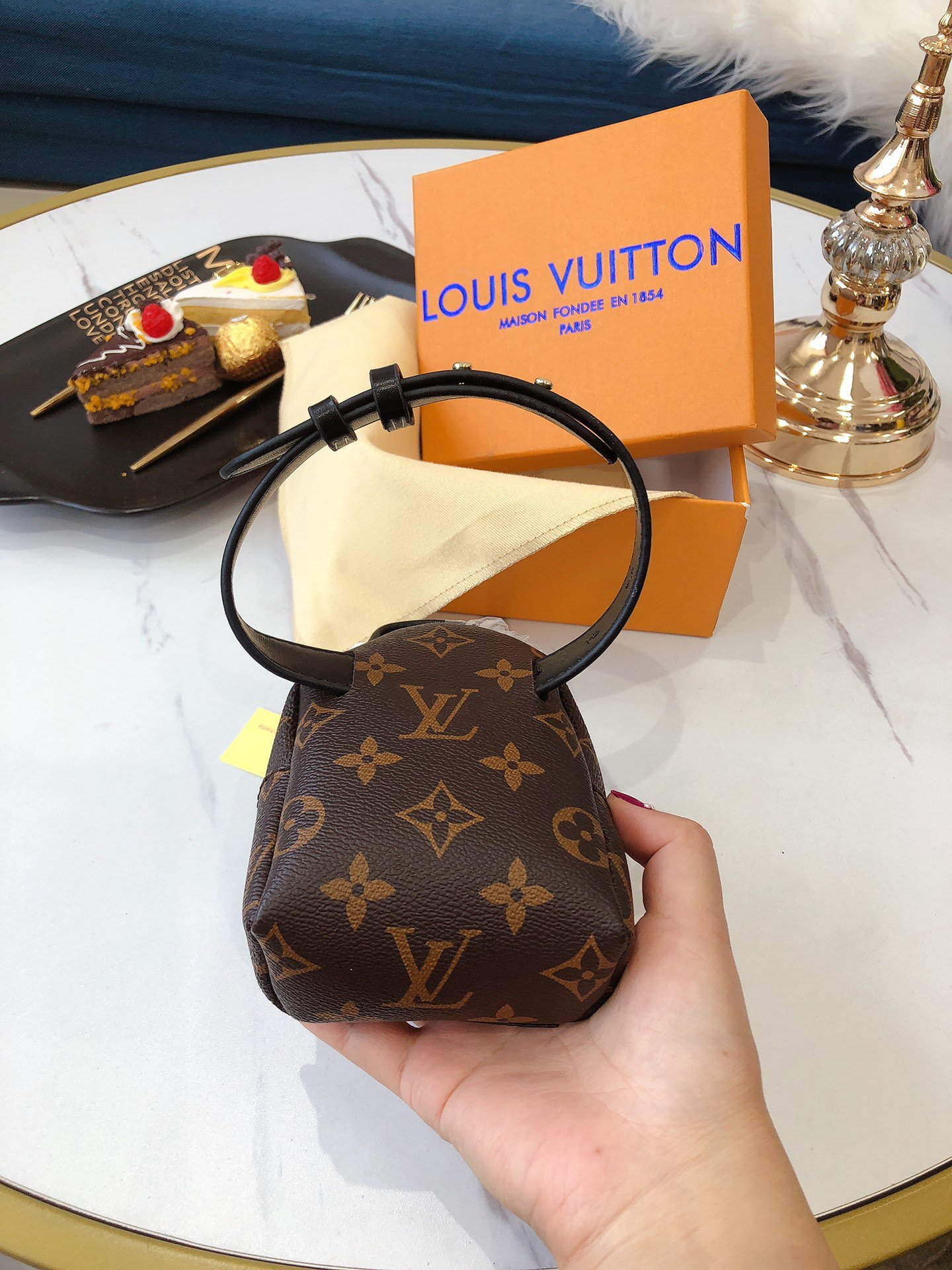Louis Vuitton Mini Ellipse