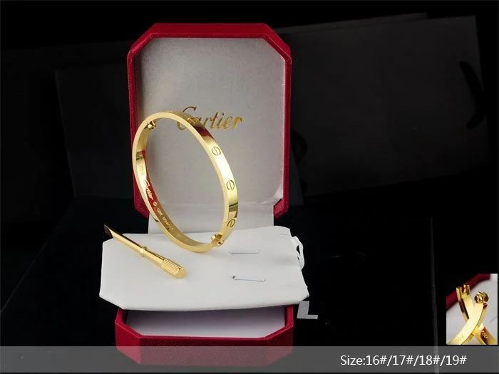 C GOLD BANGLE 