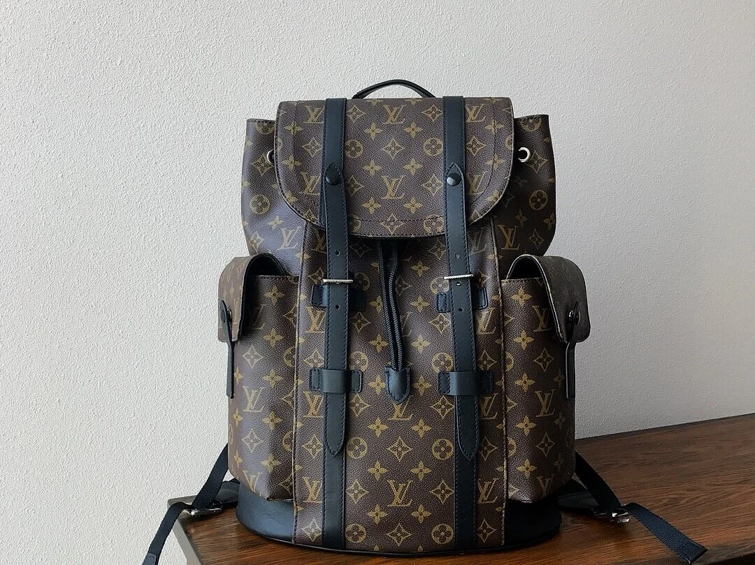 LV CHRISTOPHER