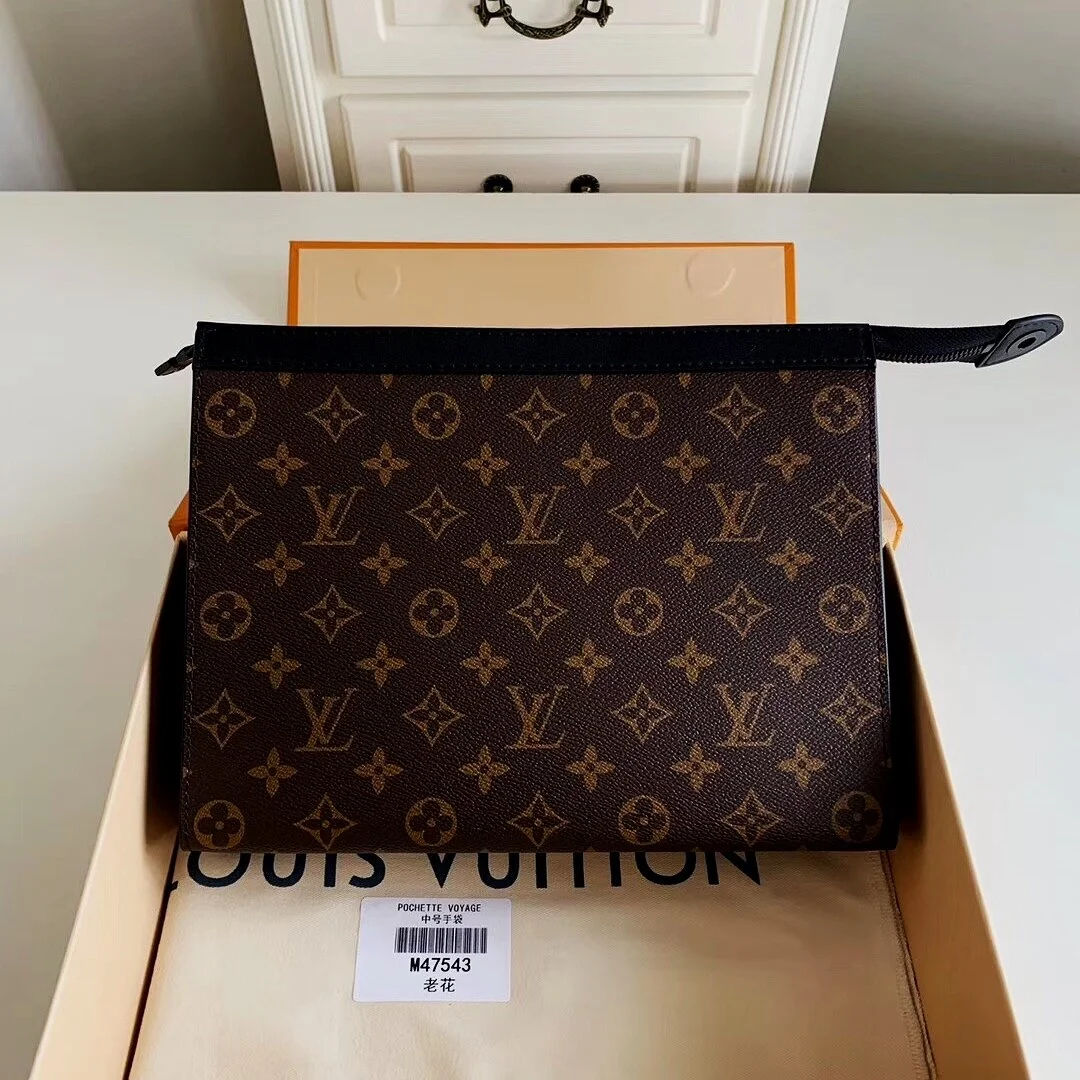LV POCHETTE VOYAGE