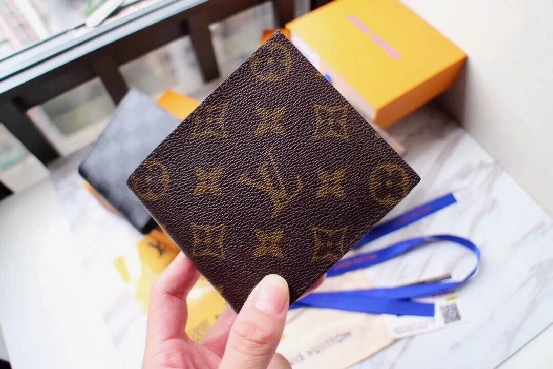 LV MACRO WALLET