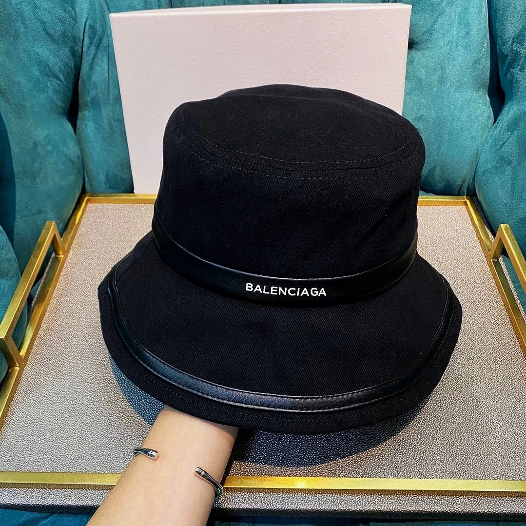 BALENC BUCKET HAT