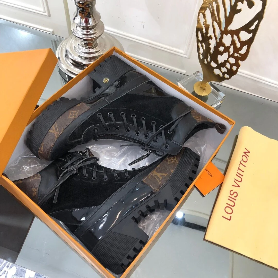 LV LAUREATE DESERT BOOT