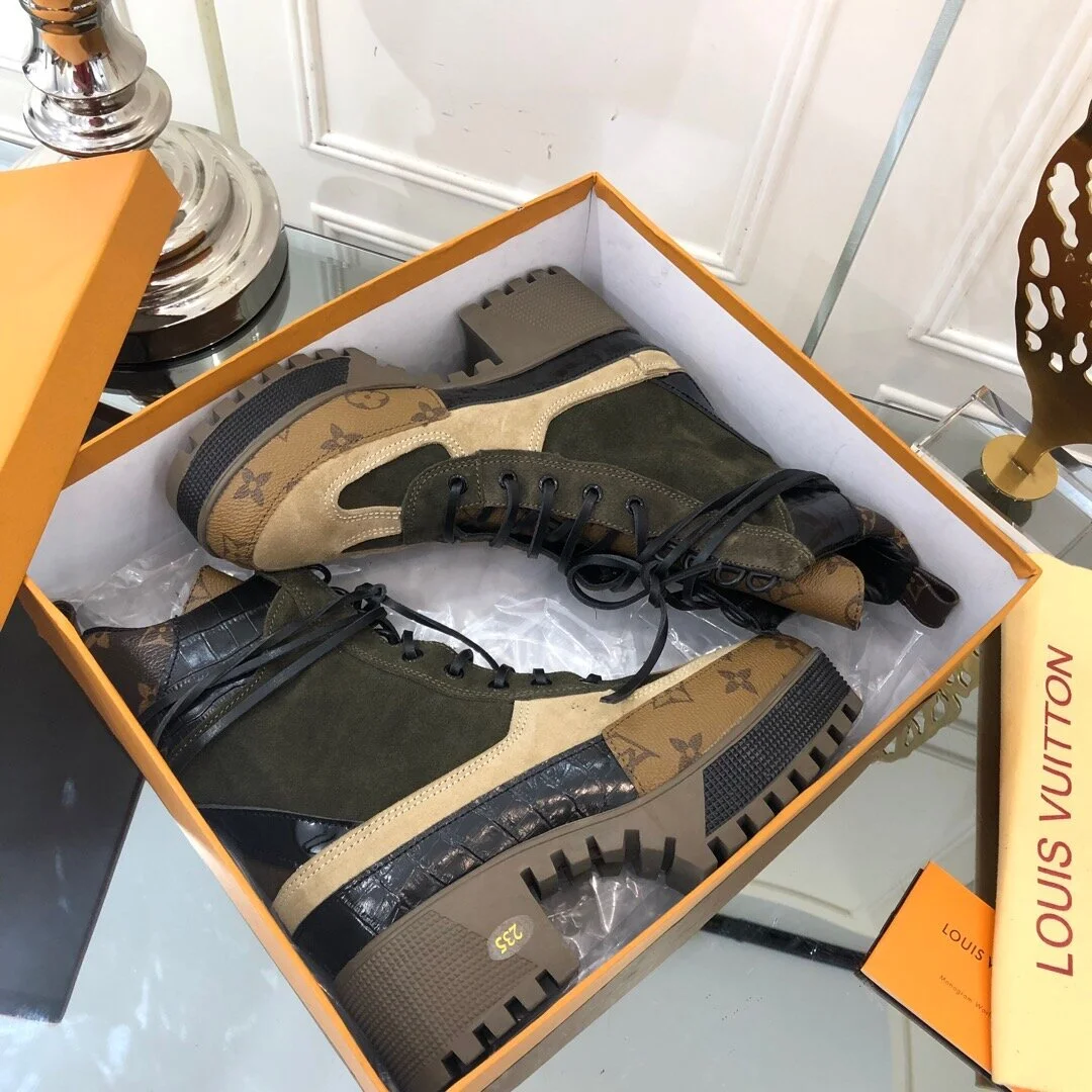 LV LAUREATE DESERT BOOT