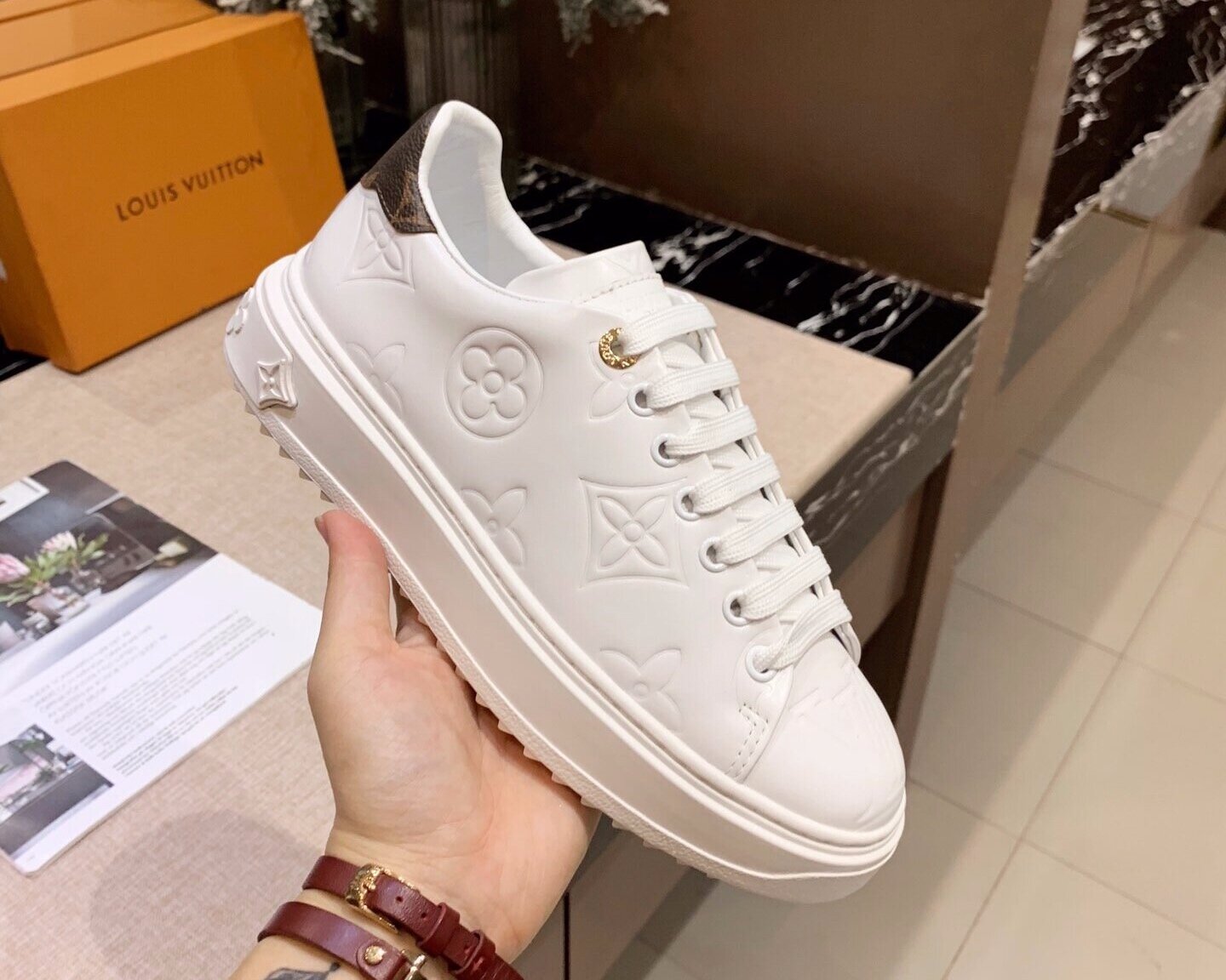 5kempirefashionstore - Louis Vuitton sneakers Available in size 40-45  35,000 Payment on delivery Fullboxpacking Nationwidelivery Delivery charges  apply DM or click link on bio Whatsap:08159792751 Quality Luxury  #hustlwersquare#vendorsfinder#gains