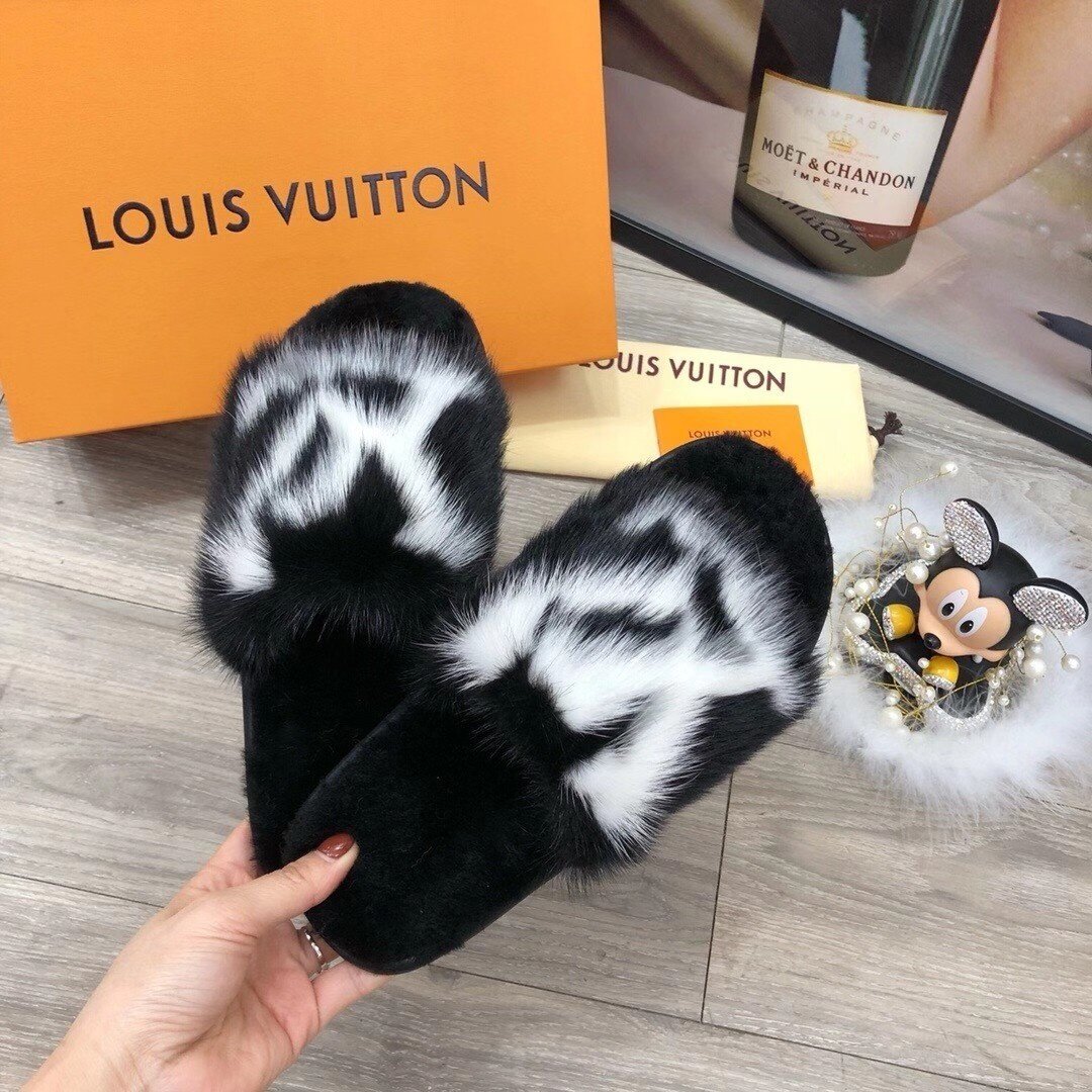 Louis Vuitton Pam Slippers Tri Cover Design – STUSHEXPRESS: Online market  place for electronics, cars, clothes, collectibles & more