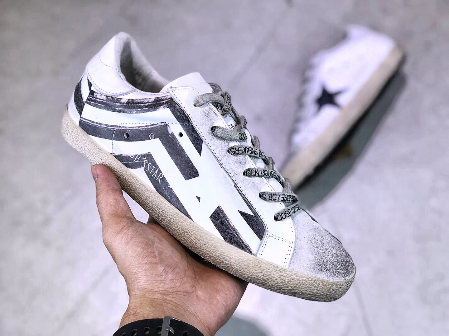 GOLDEN G SNEAKER