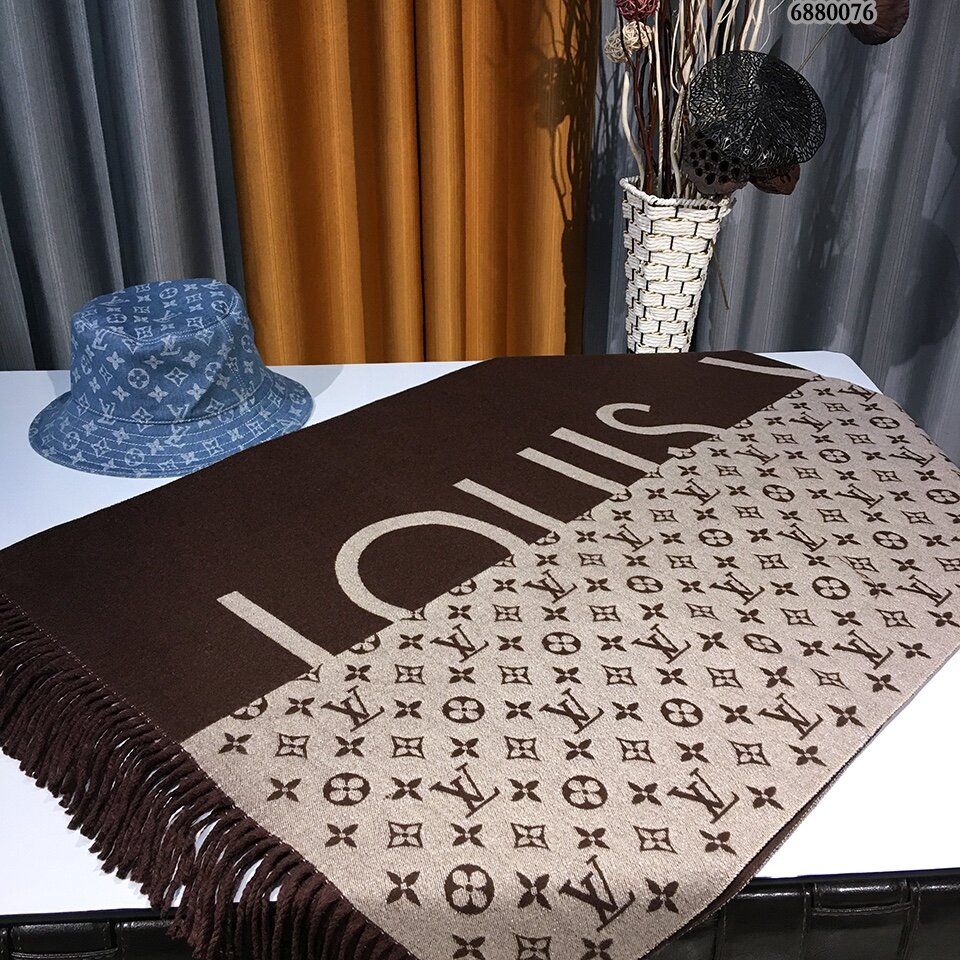 LV SCARF