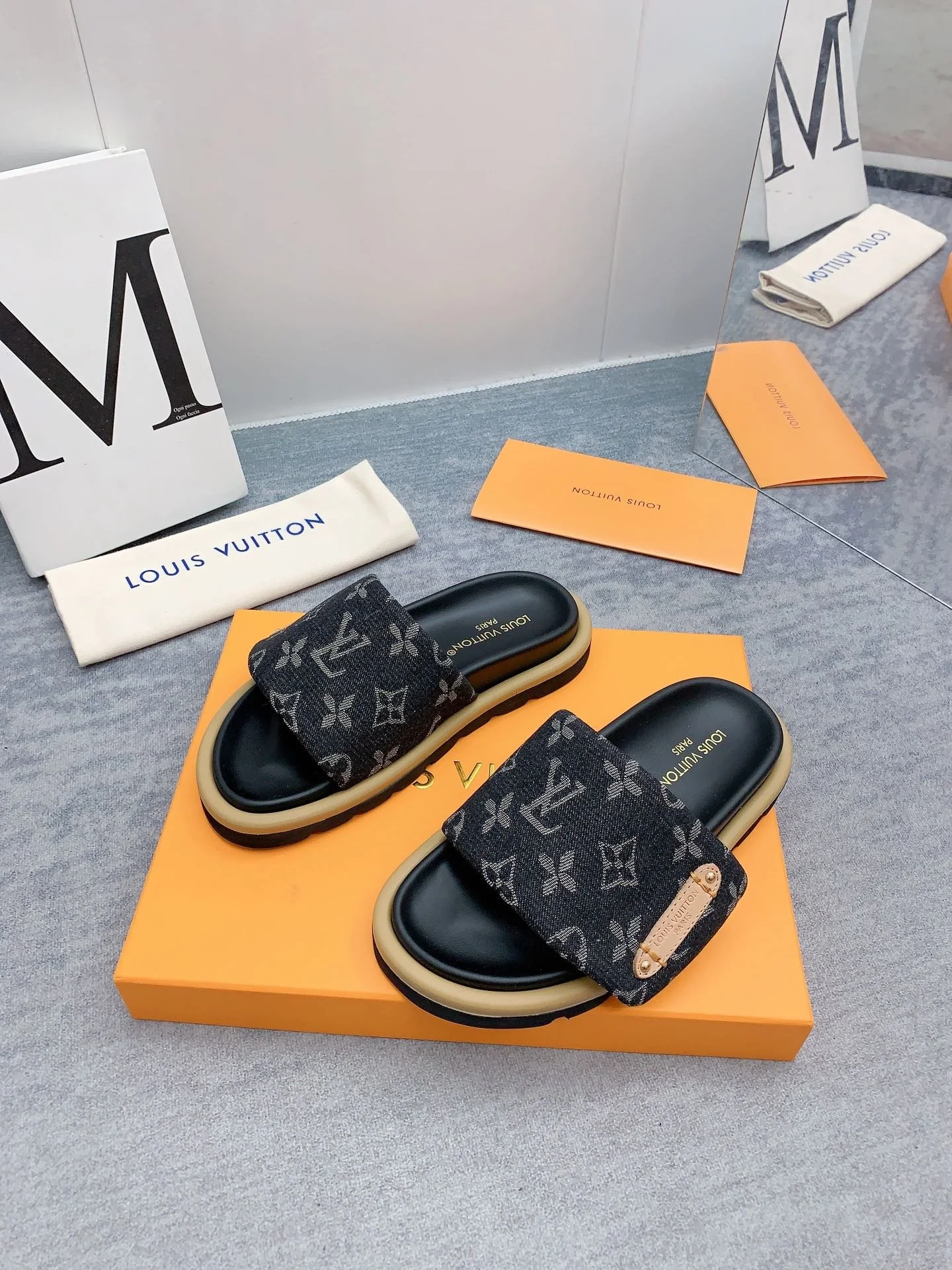 LV POOL PILLOW SLIDES — OHMYDESIGNER