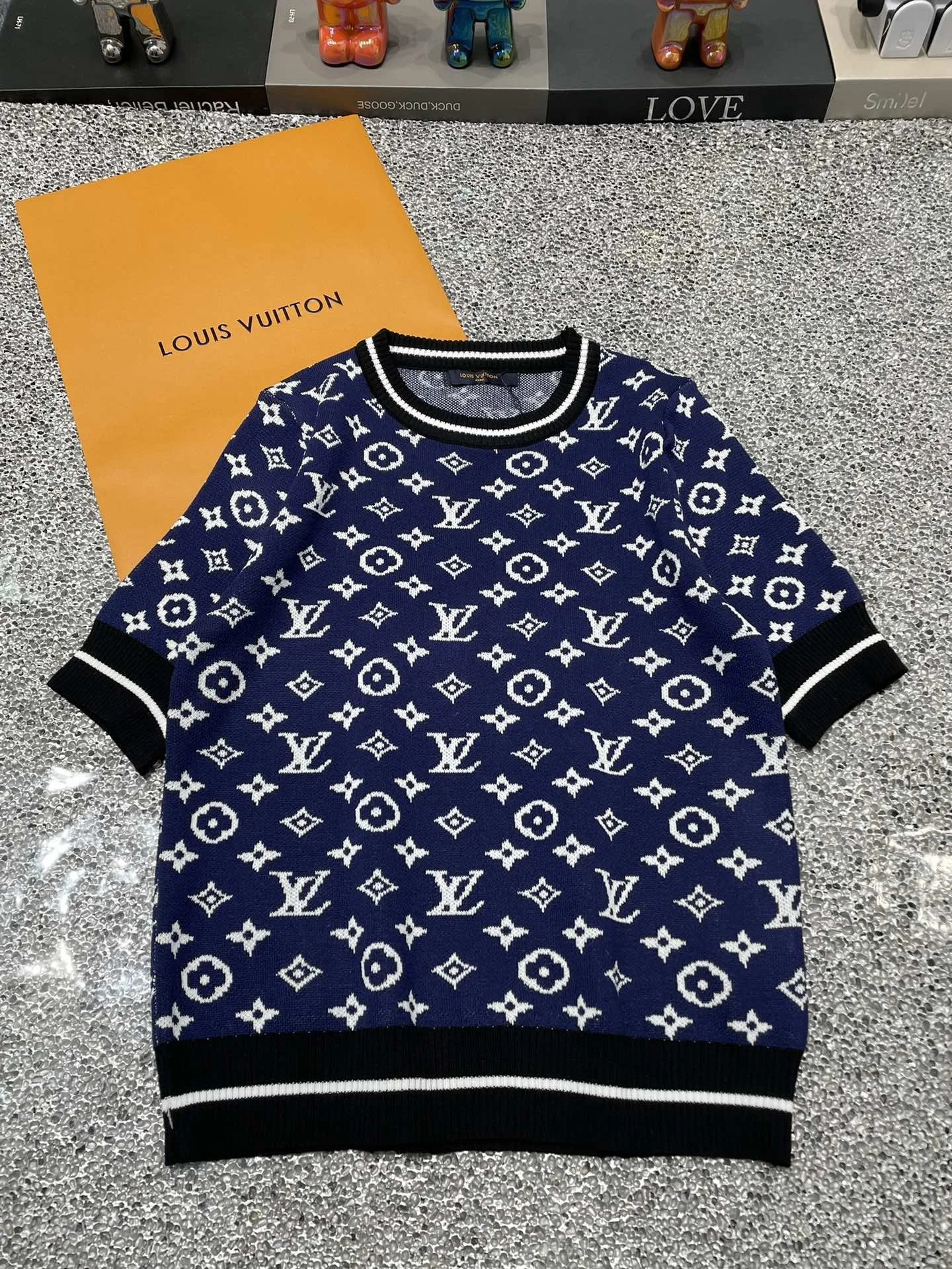 LV SWEATER