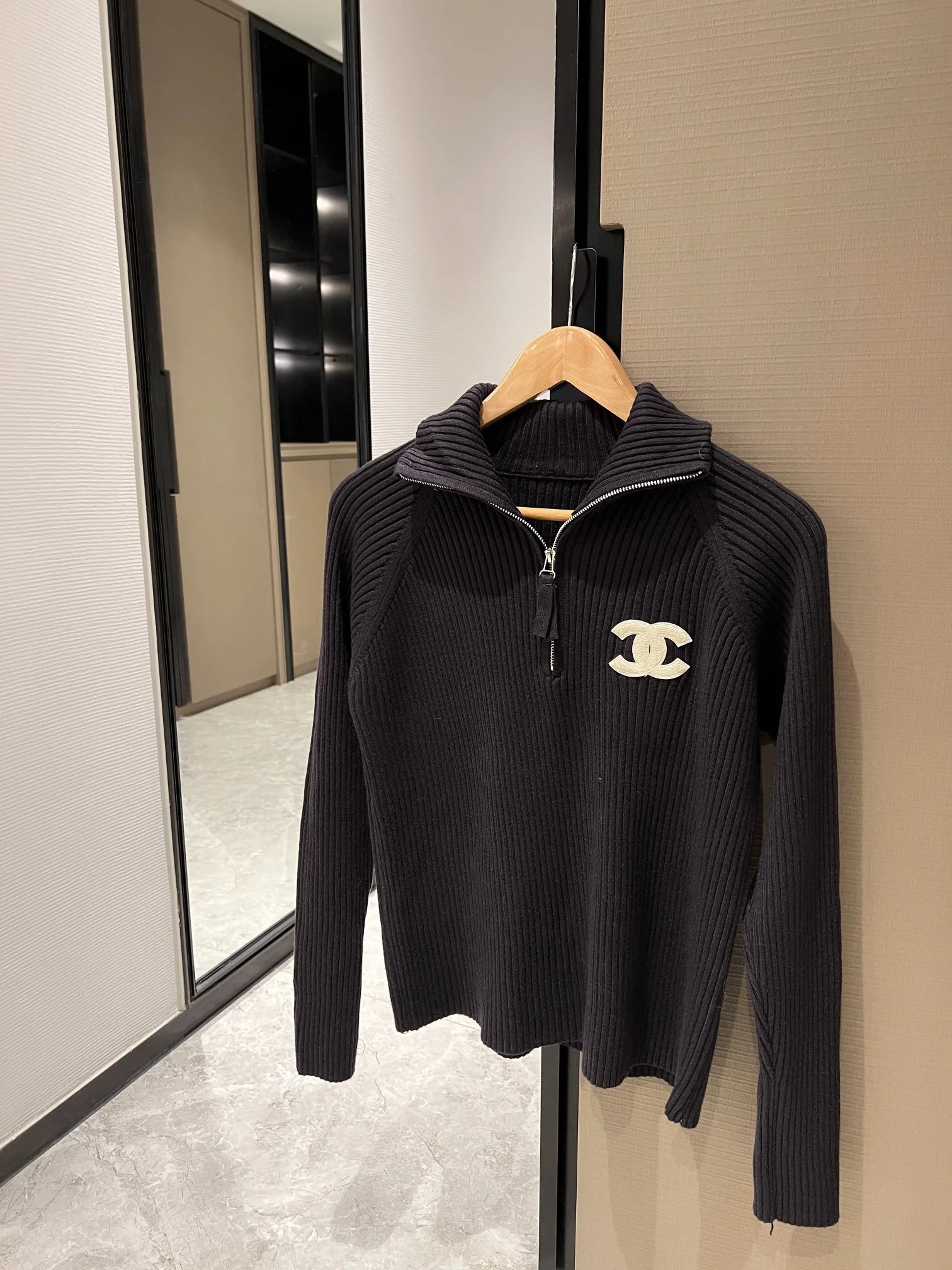 CC ZIP TOP