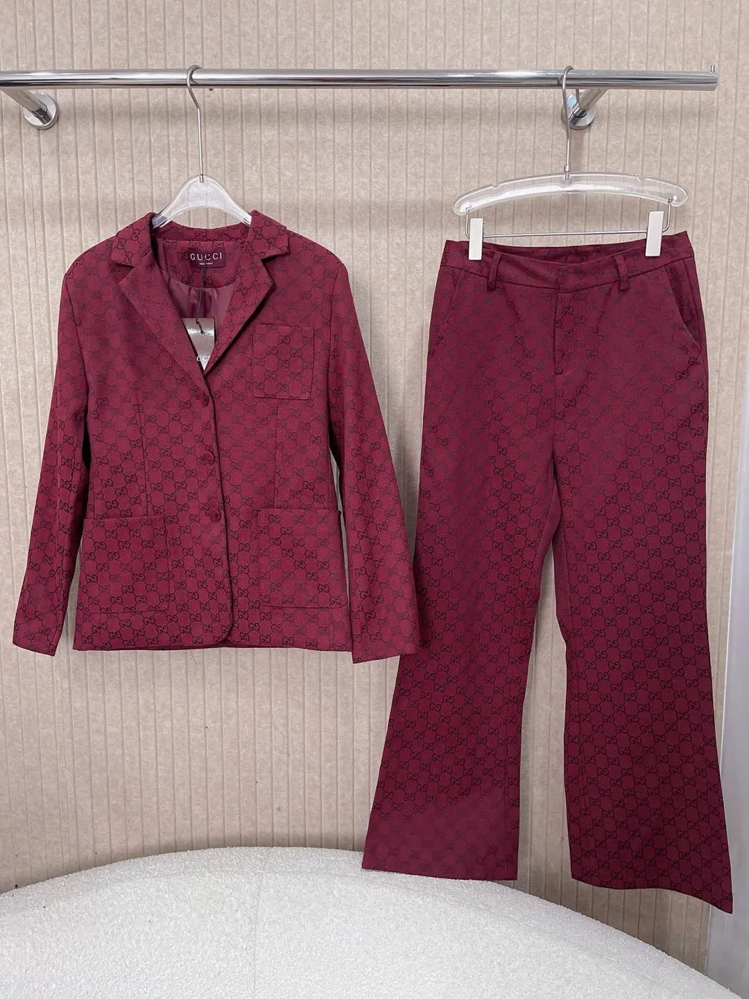 GG SUIT