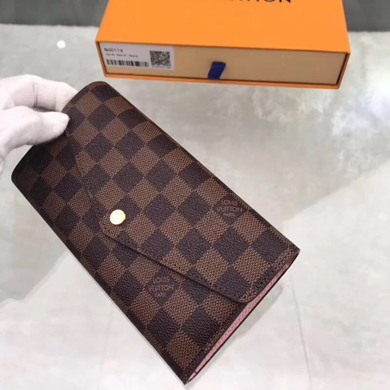 LV  SARAH WALLET