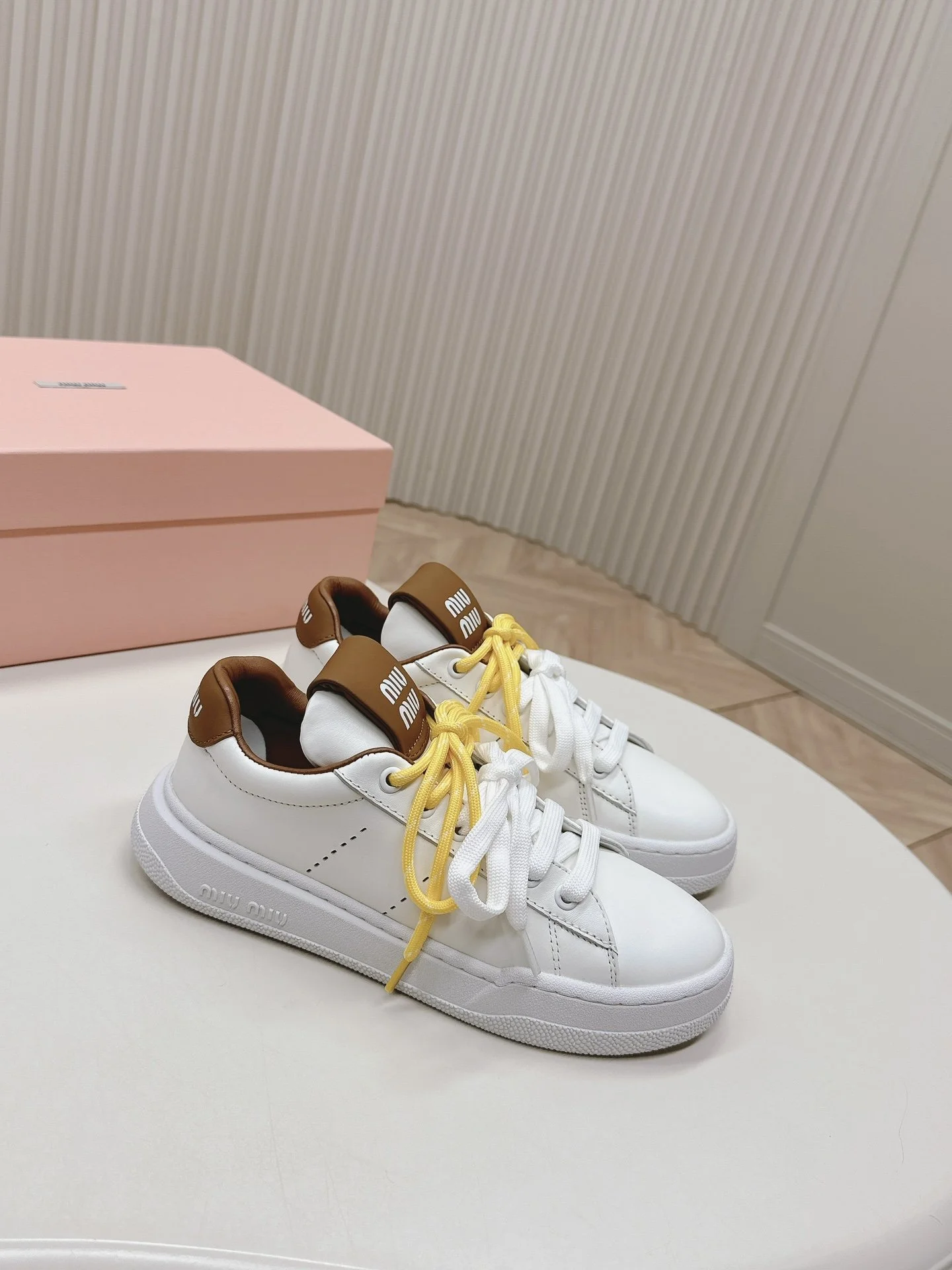 MIU SNEAKERS