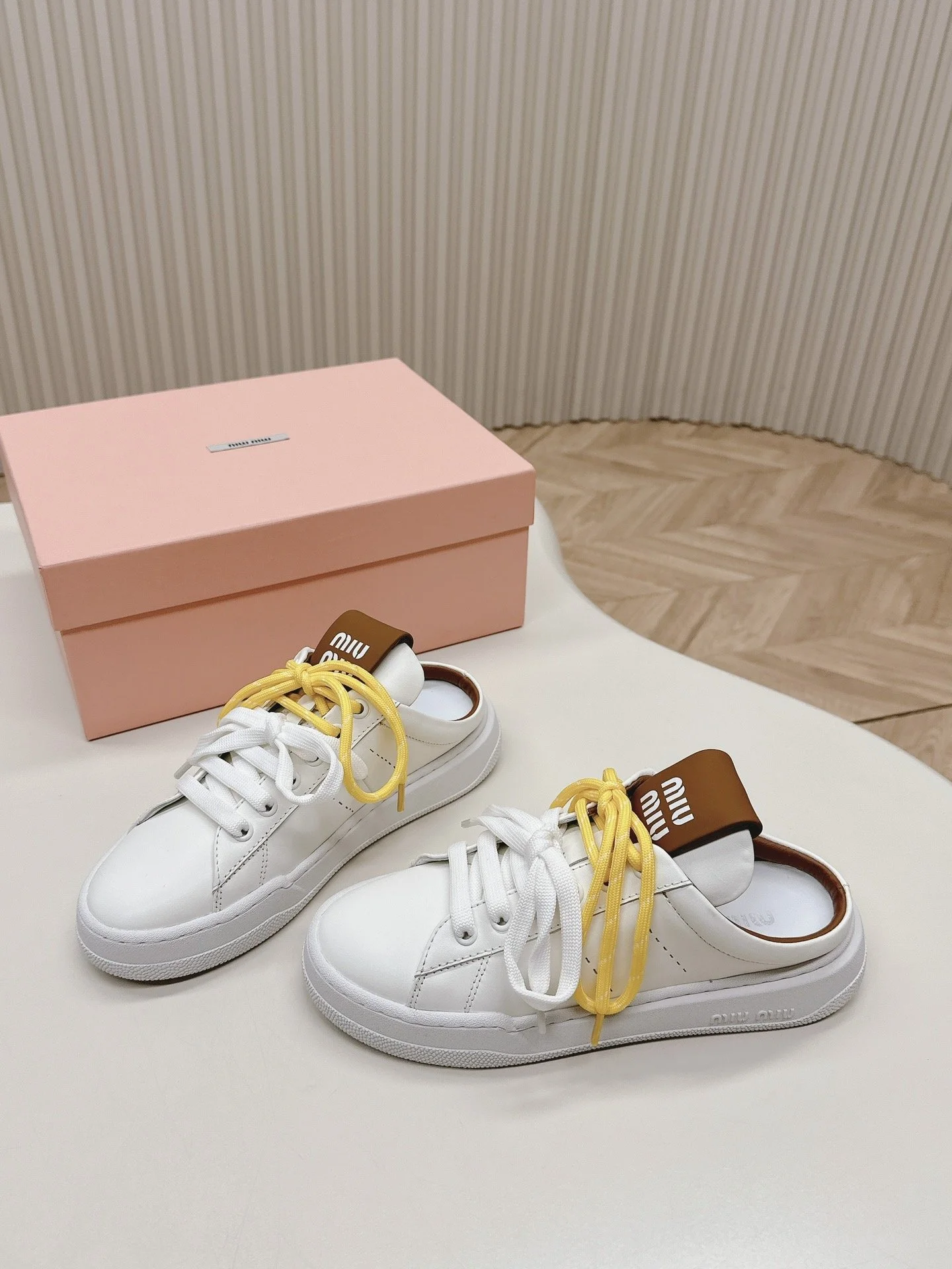 MIU SNEAKERS