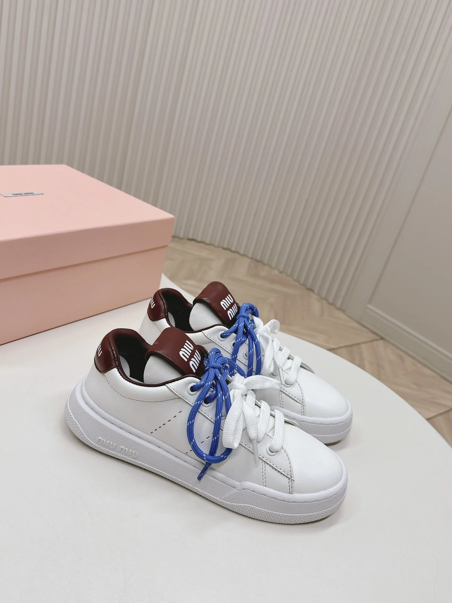 MIU SNEAKERS