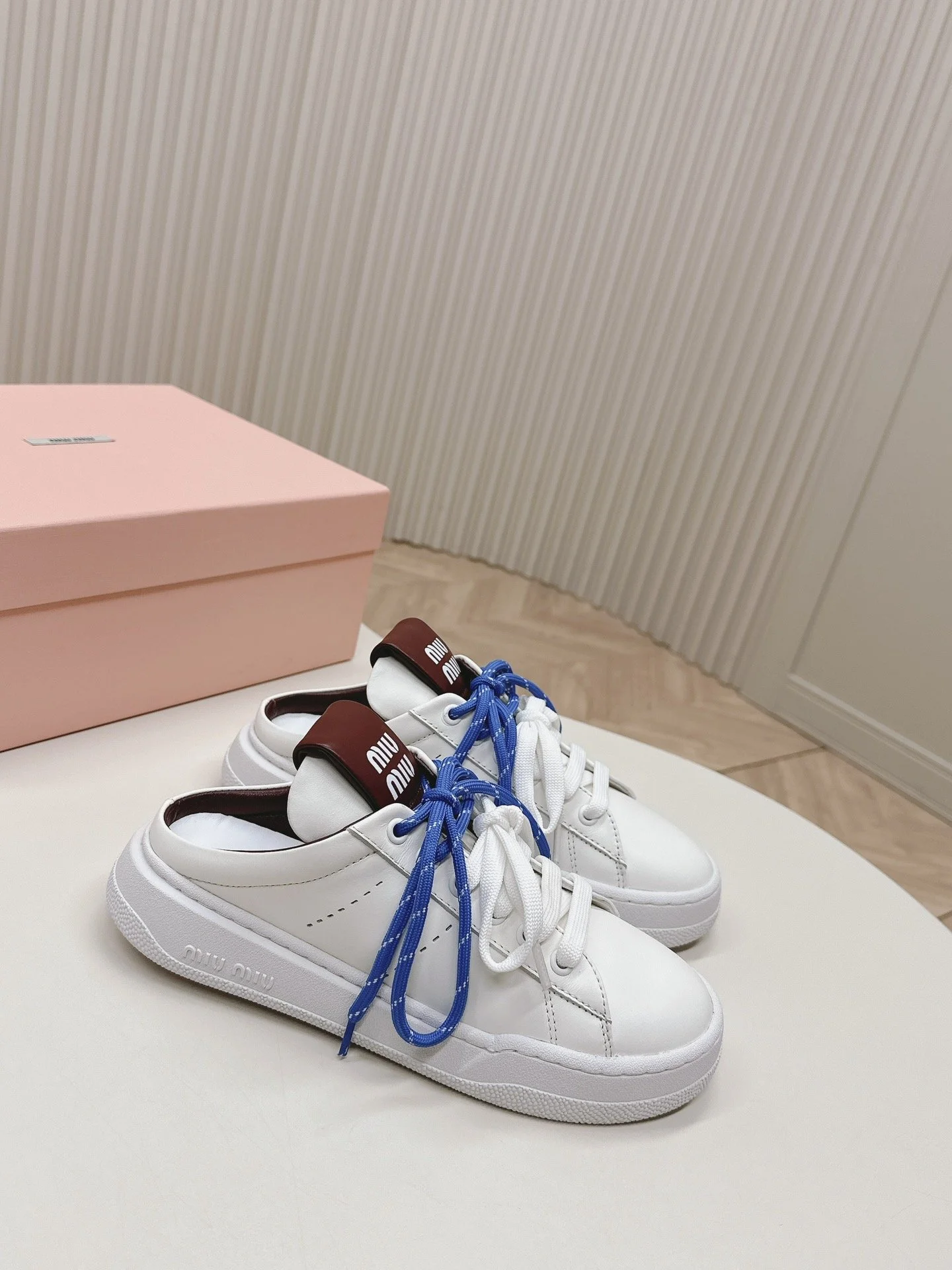 MIU SNEAKERS