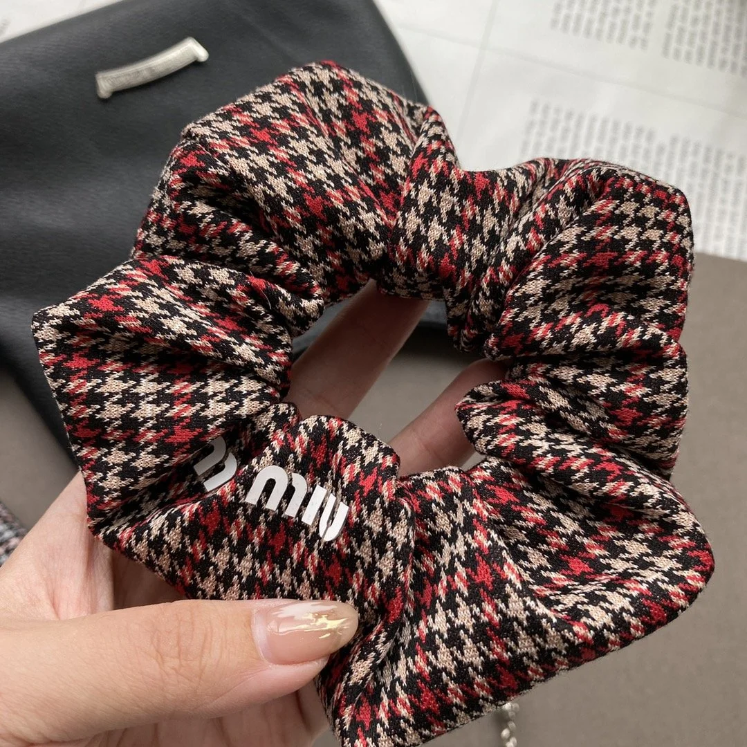 MIU SCRUNCHIE