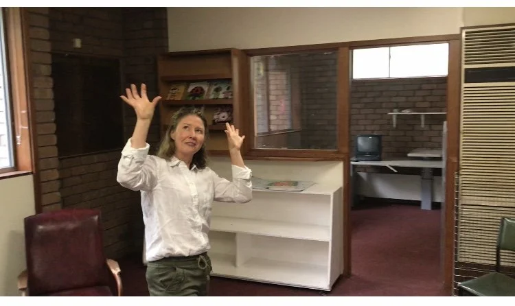 Me aghast at the maroon carpet