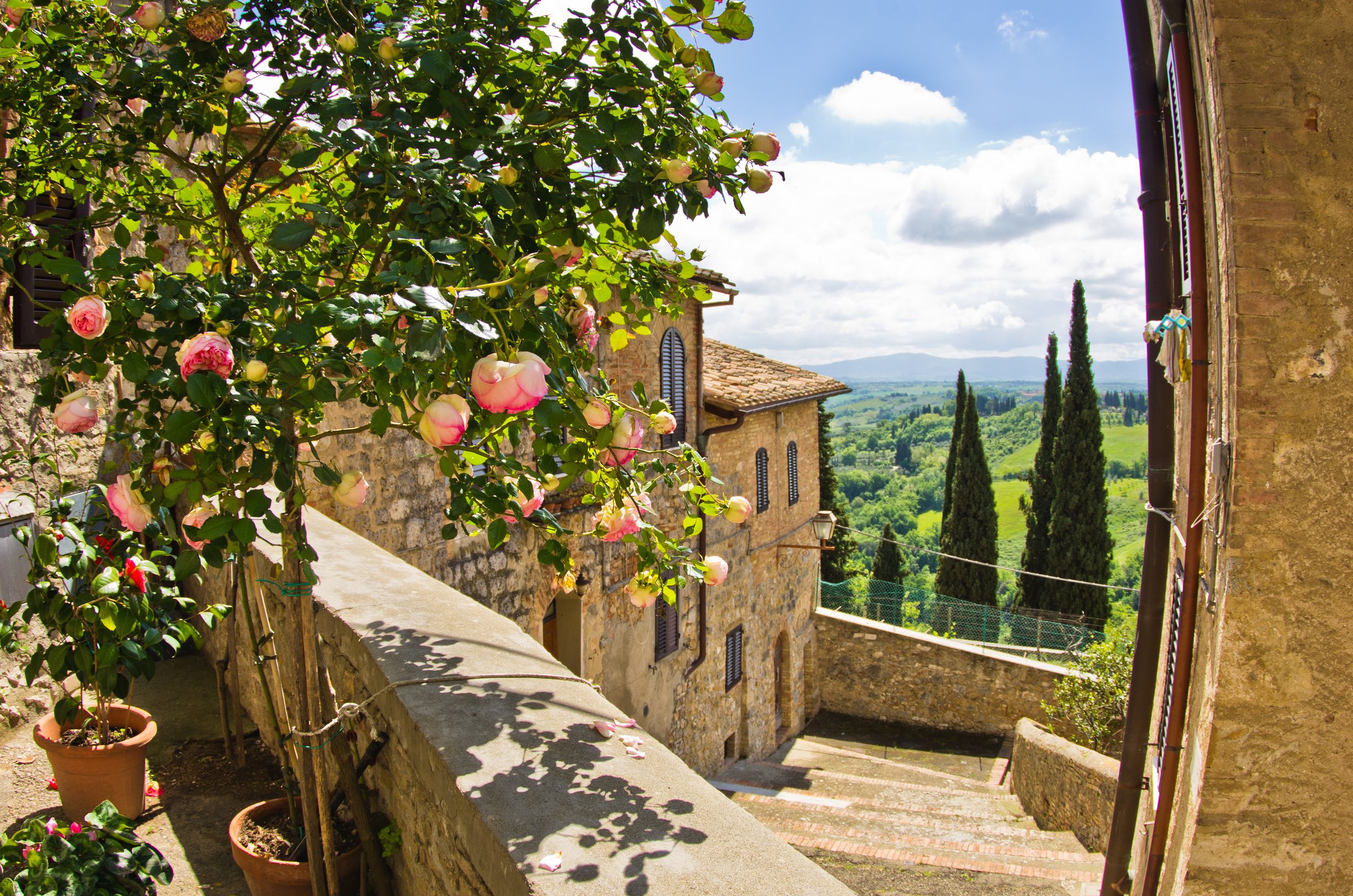 AdobeStock_67610825-San Gimignano-Tuscany_Italy.jpeg