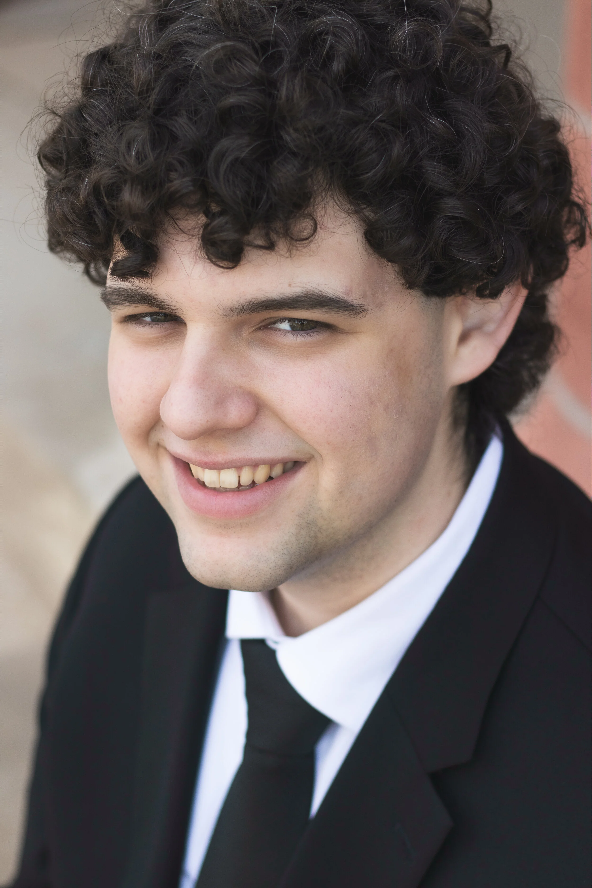 Oliver Headshot Final-9.jpg