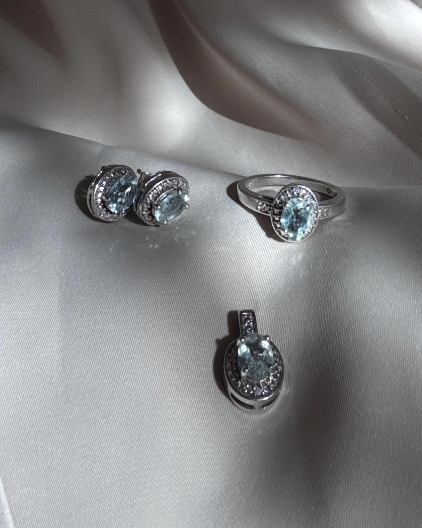 Vintage Sterling Silver Blue Topaz Jewelry Set (Earrings, Pendant & Ring)