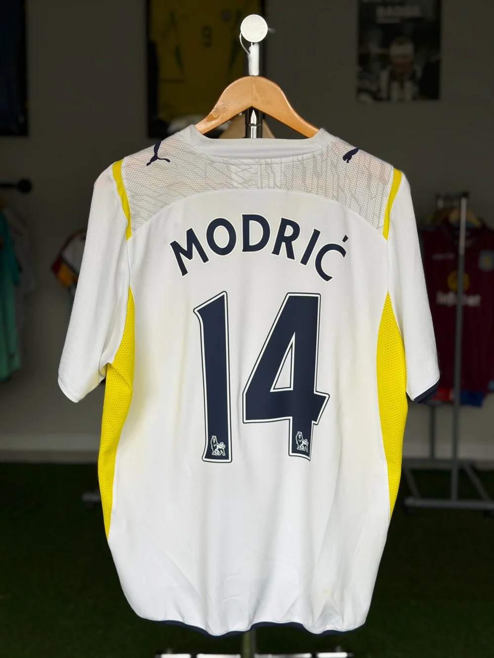 Real Madrid Away 16-17